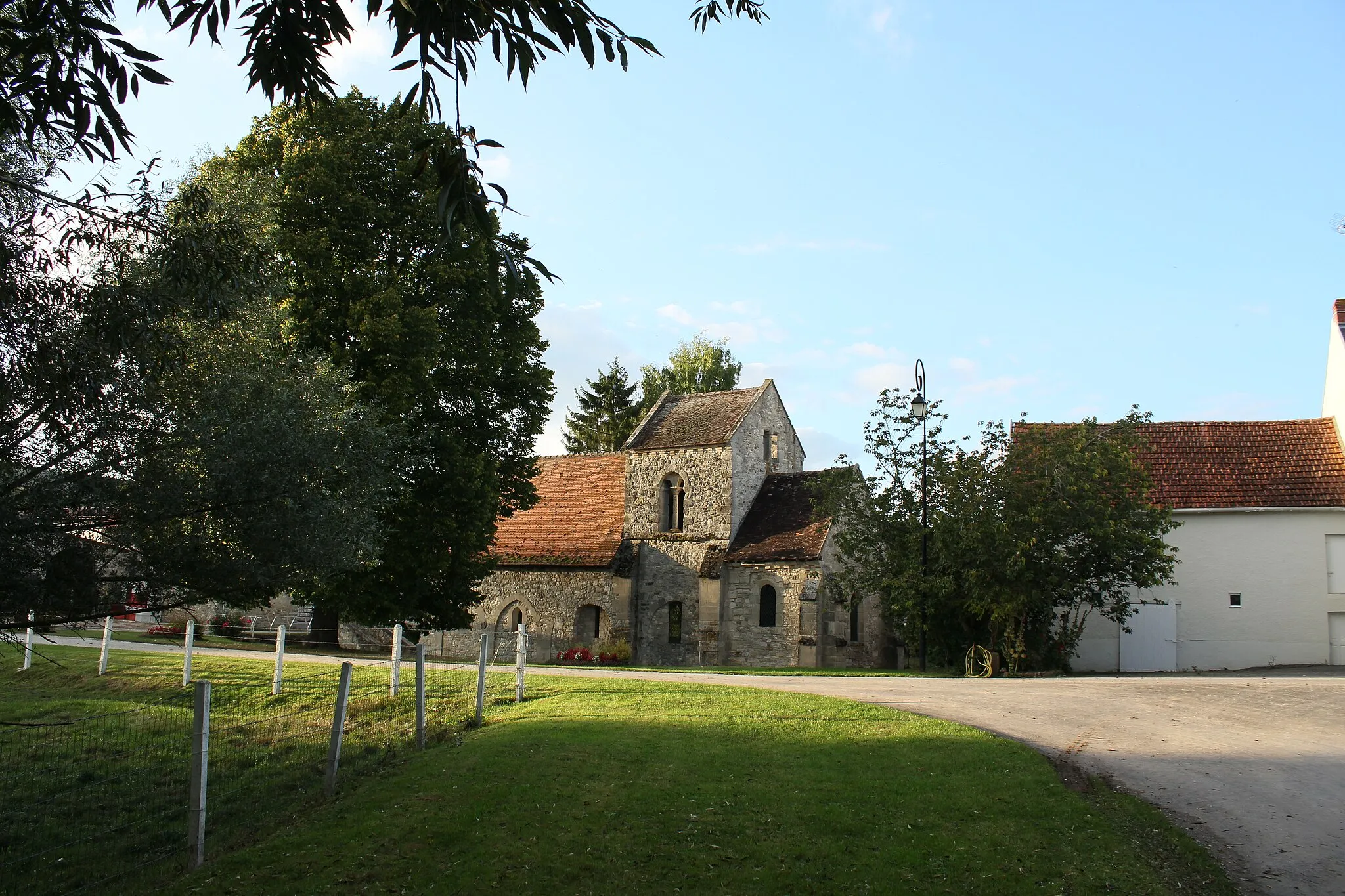 Photo showing: This building is indexed in the base Mérimée, a database of architectural heritage maintained by the French Ministry of Culture, under the reference PA00078726 .