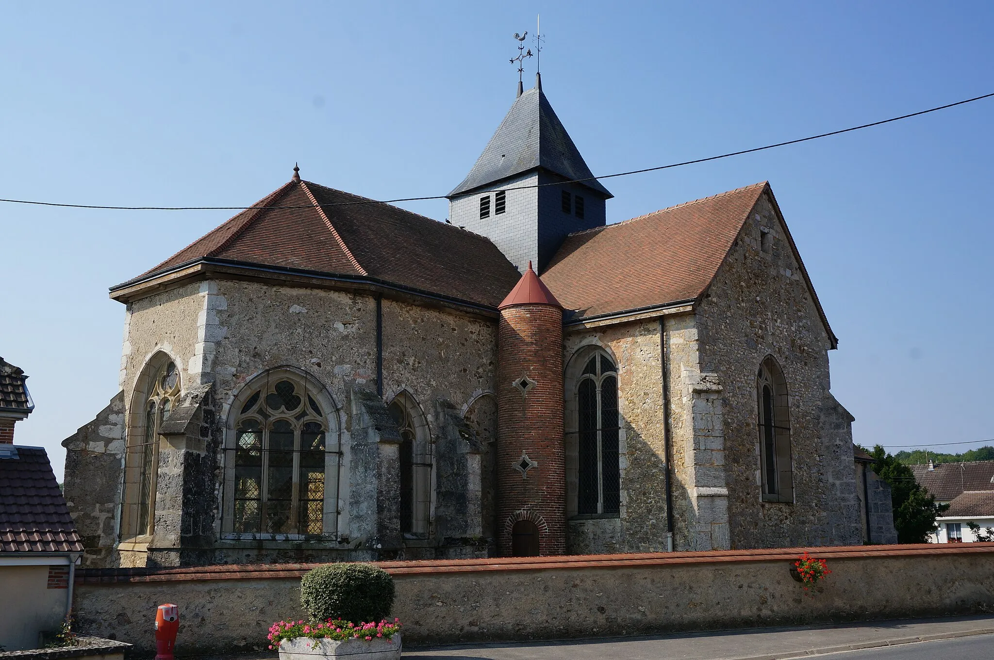 Photo showing: vue de l'église à GIonges.