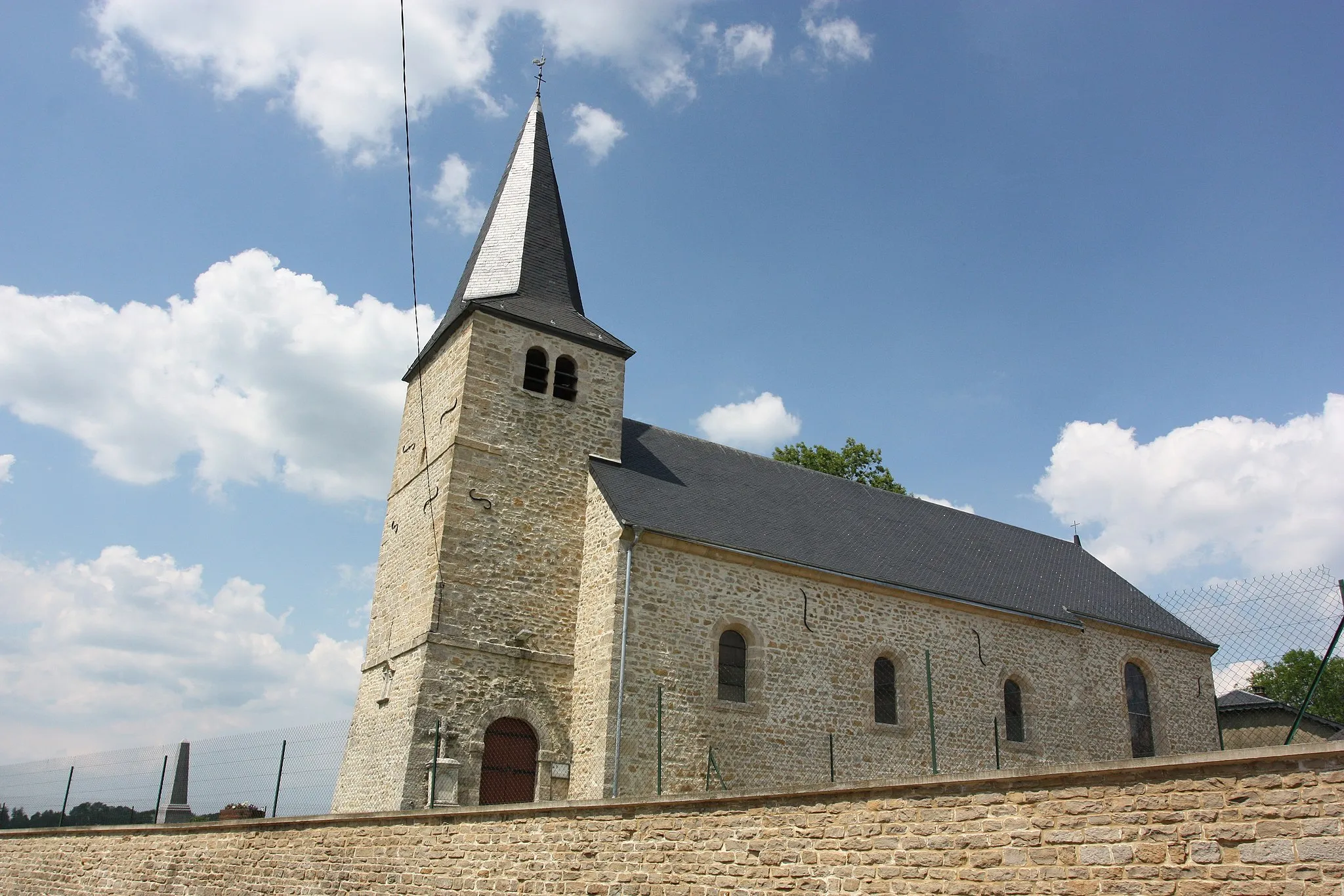 Photo showing: Mogues       l’Église Saint Denis