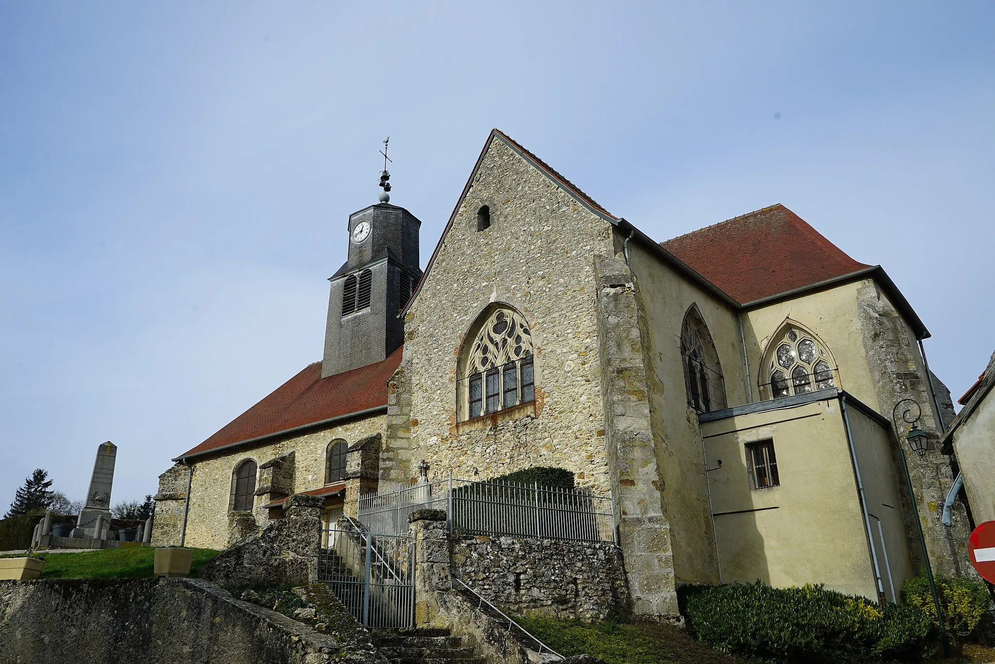 Photo showing: vue du Transept sud en l'église de  Brugny