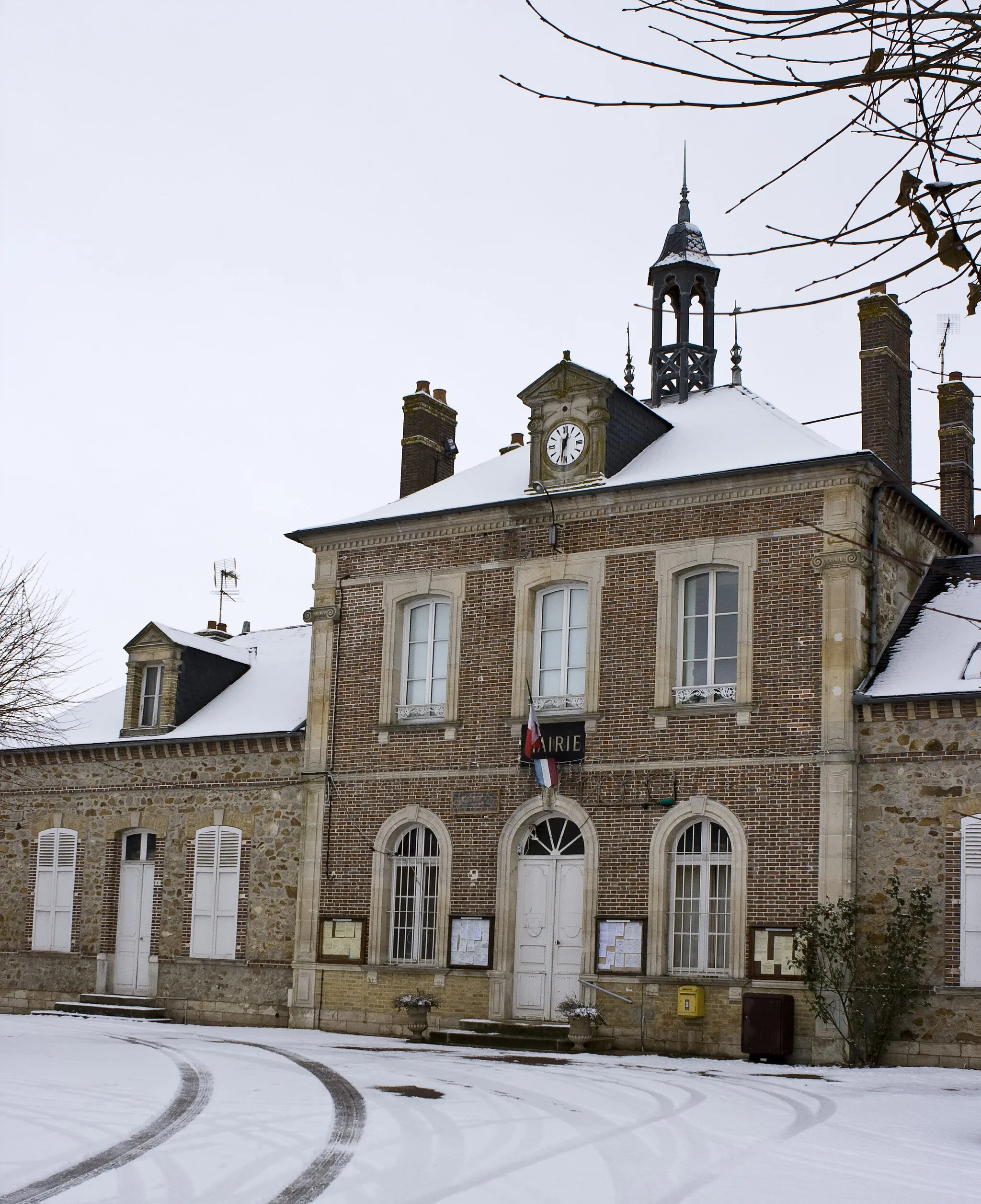 Photo showing: Mairie de Marnay-sur-Seine (Aube, France) hiver 2010
