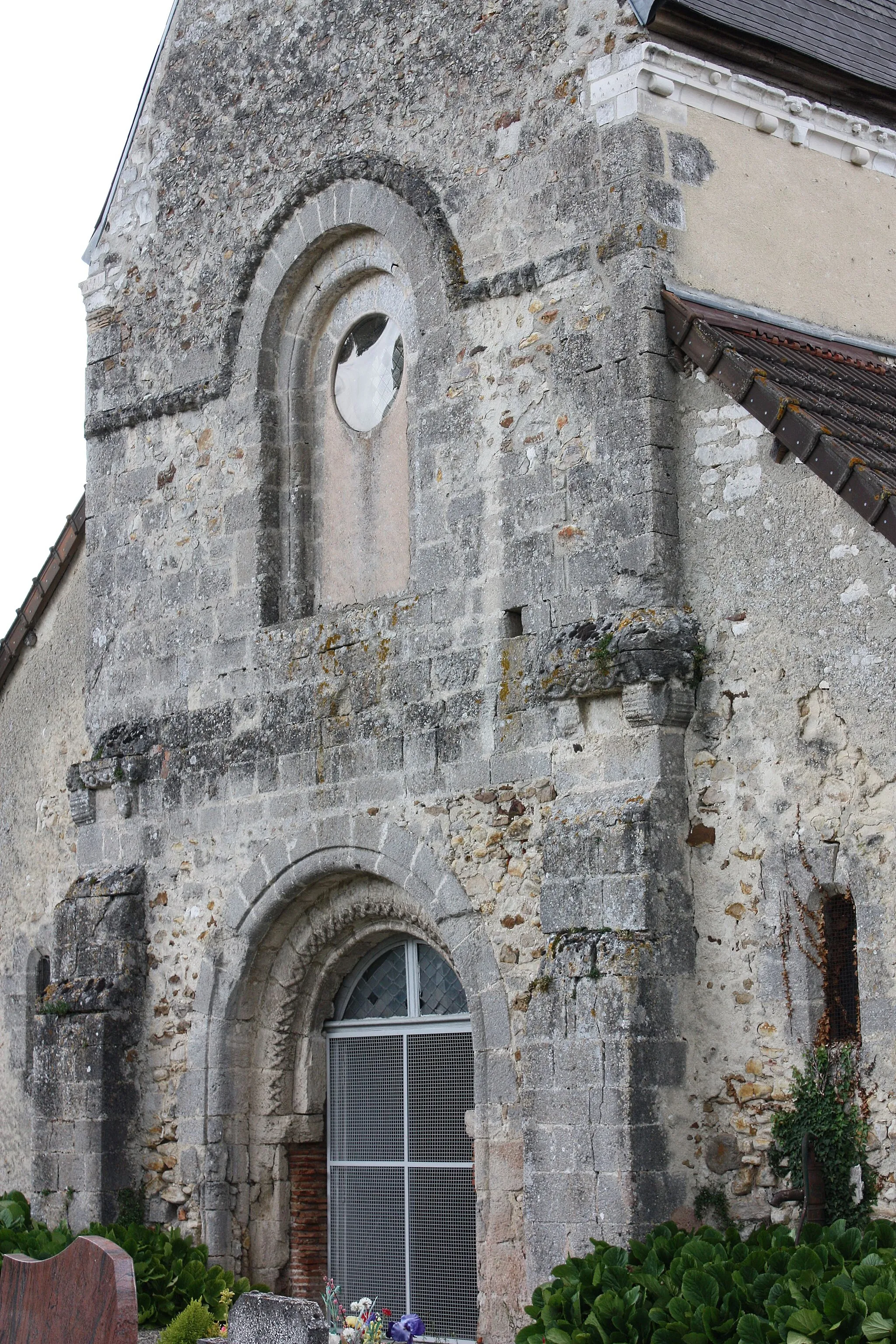Photo showing: Courcemain - Eglise Saint-Martin
Façade romane.