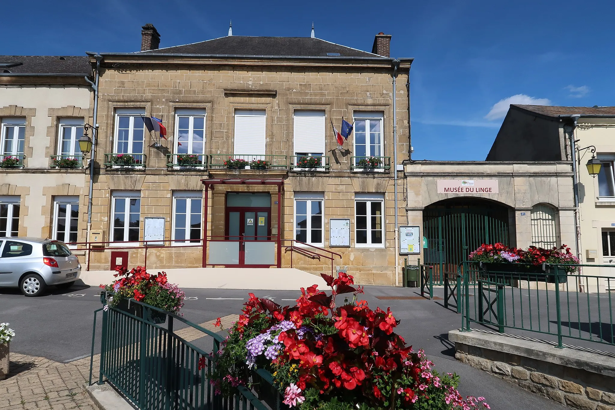 Photo showing: Montcy-Notre-Dame, mairie, musée du linge