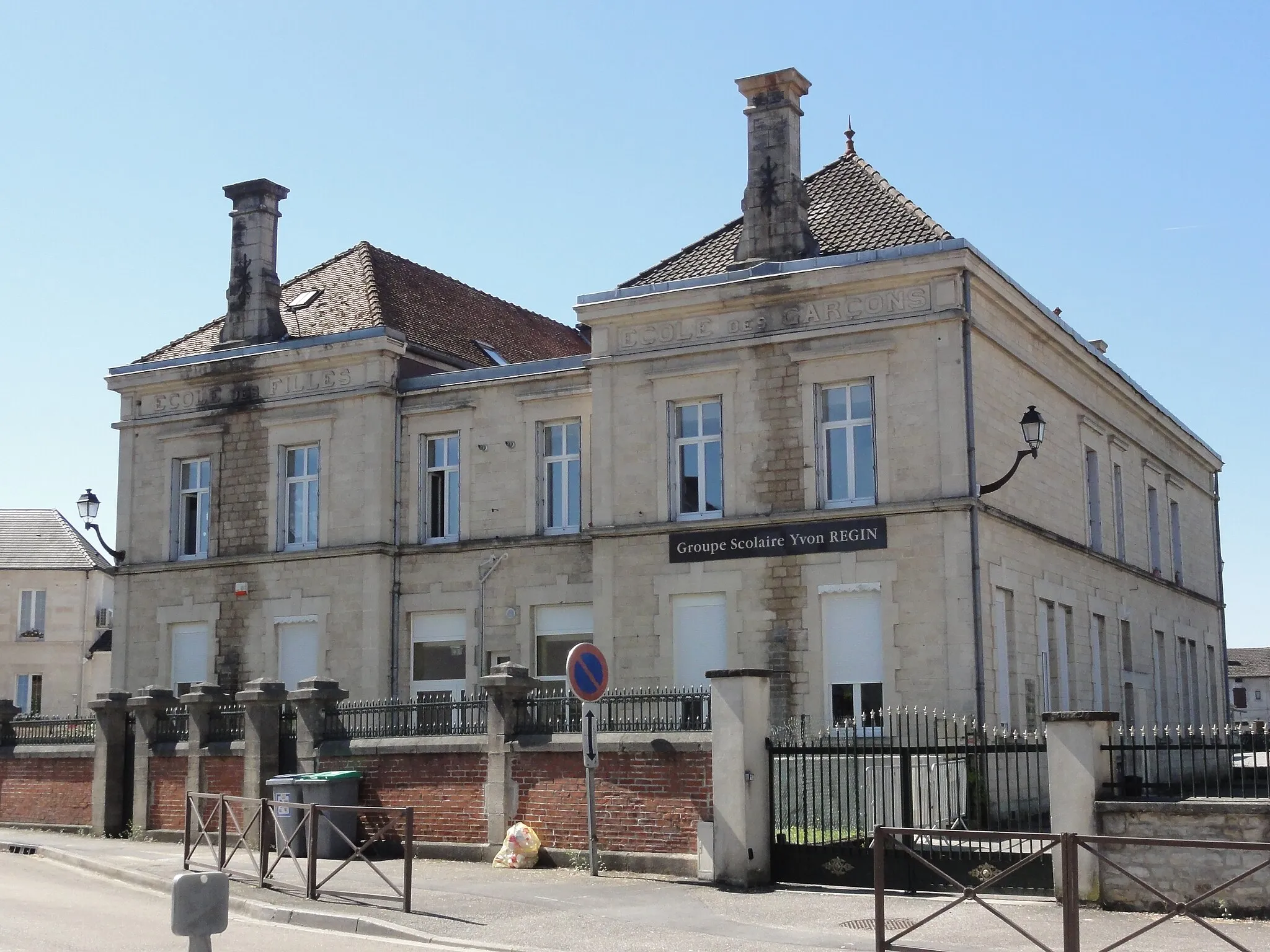 Photo showing: Chamouilley (Haute-Marne) écoles