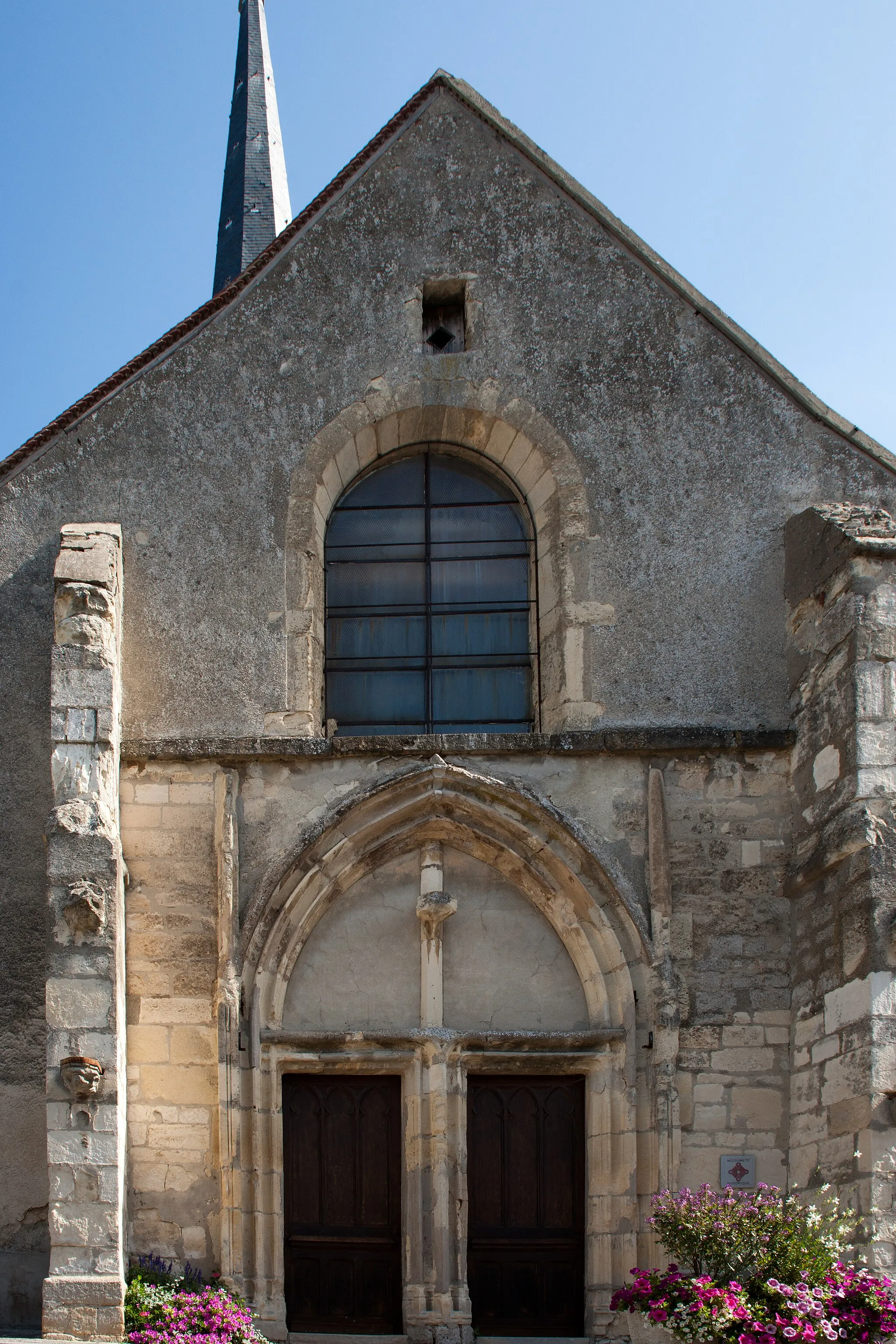 Photo showing: Saint-Pierre-Saint-Paul Church, Chamery, France.