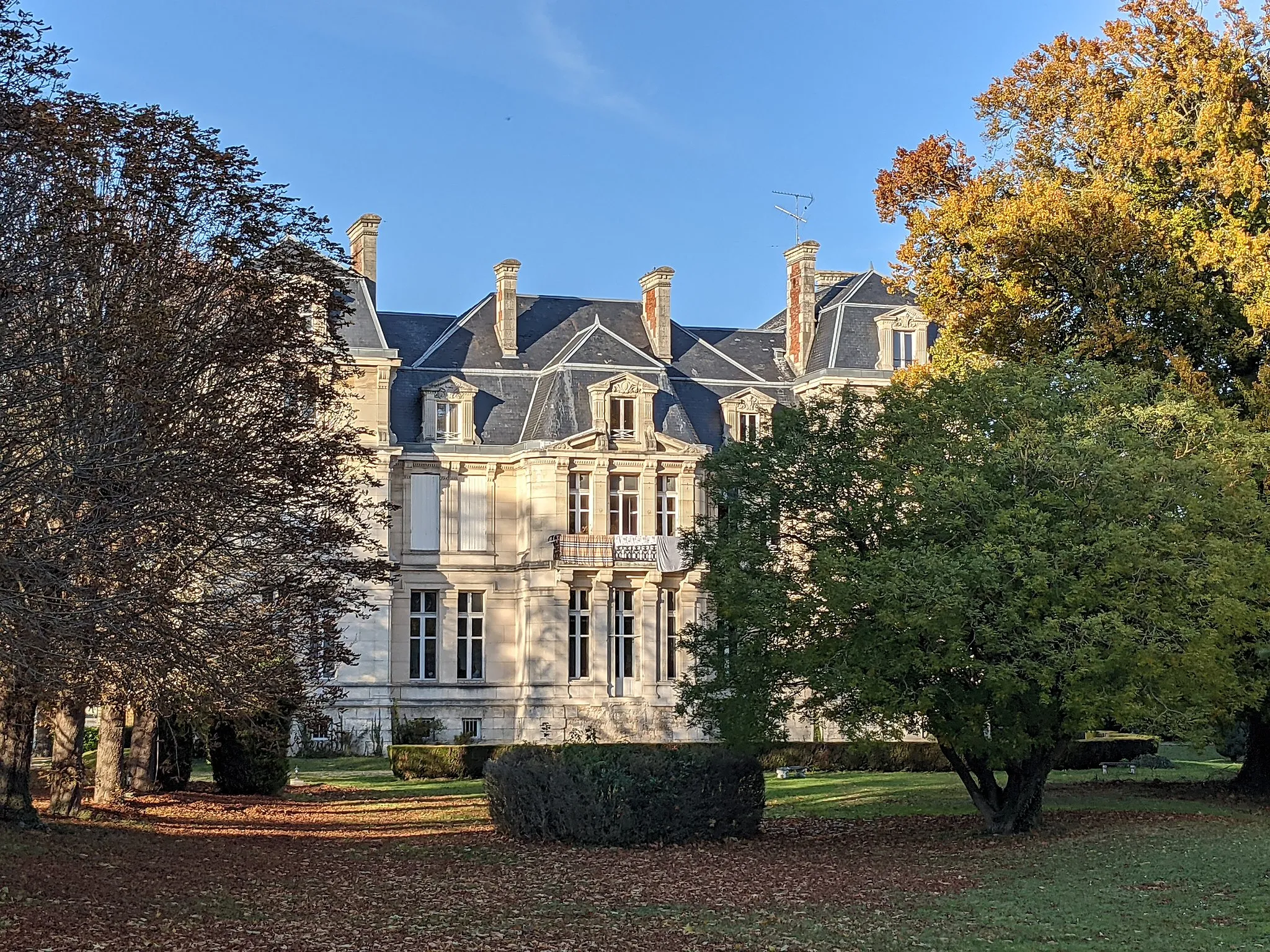 Photo showing: Château Jacquesson, à Châlons-en-Champagne, en octobre 2021.