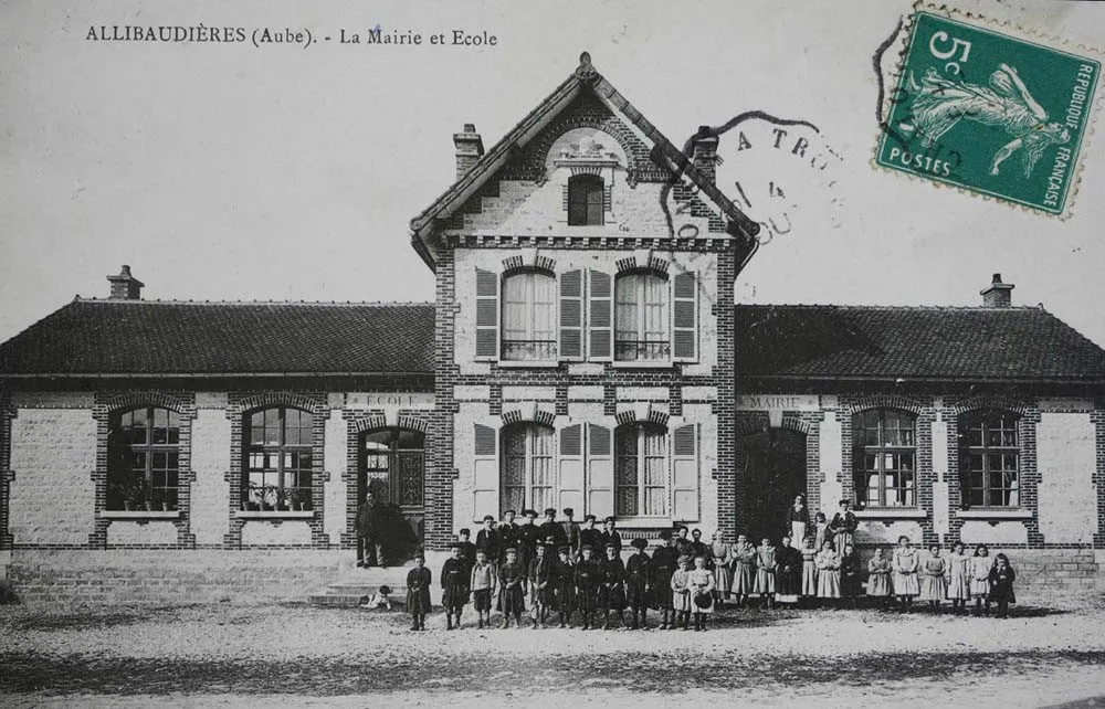 Photo showing: sur une carte postale ancienne.