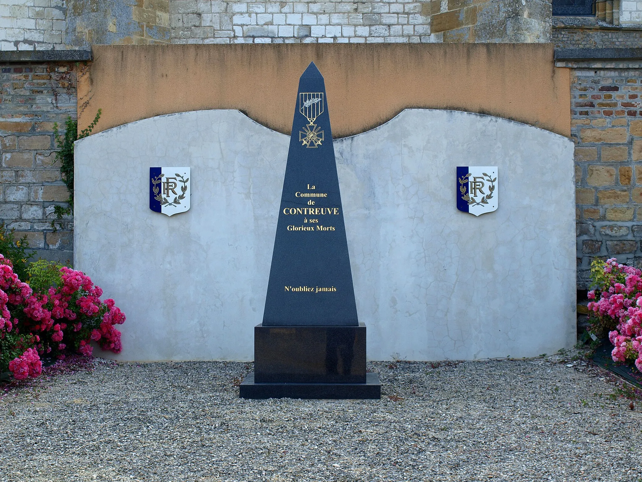 Photo showing: Contreuve (Ardennes, France) ; monument aux morts
