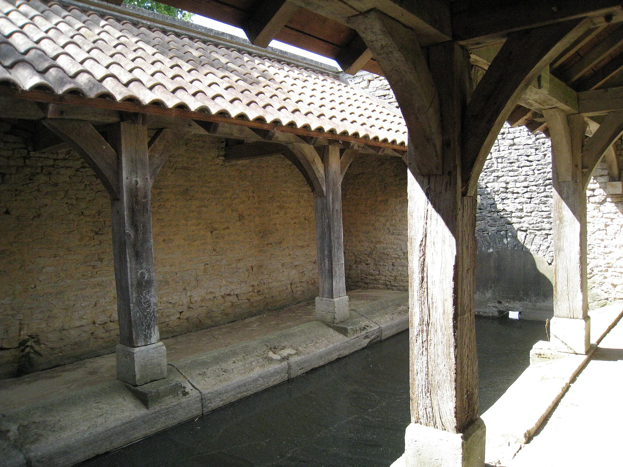 Photo showing: Le lavoir de Mornay, à Montigny-Mornay-Villeneuve-sur-Vingeanne, Côte d'Or.