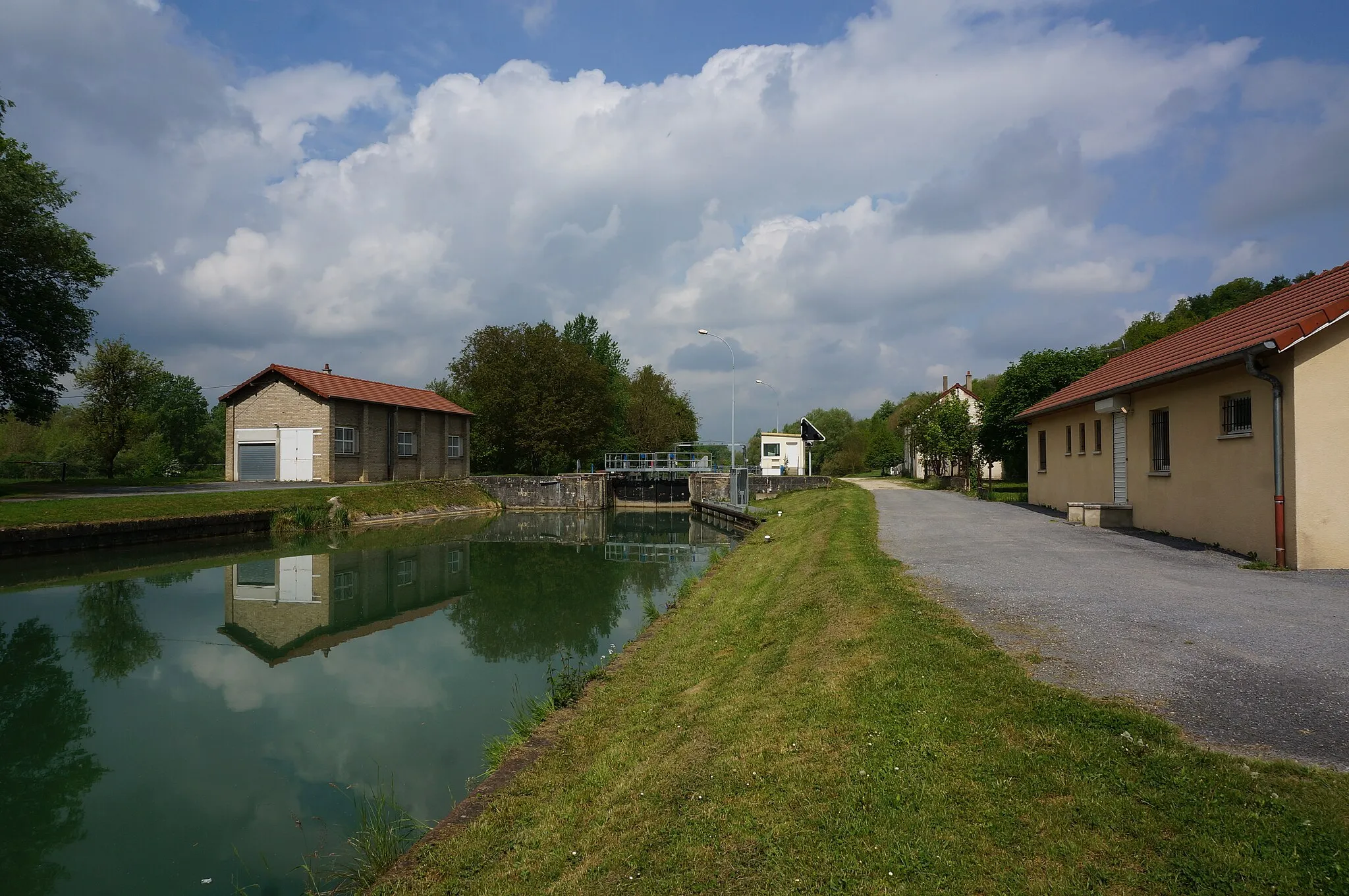 Photo showing: canal à Couvrot.