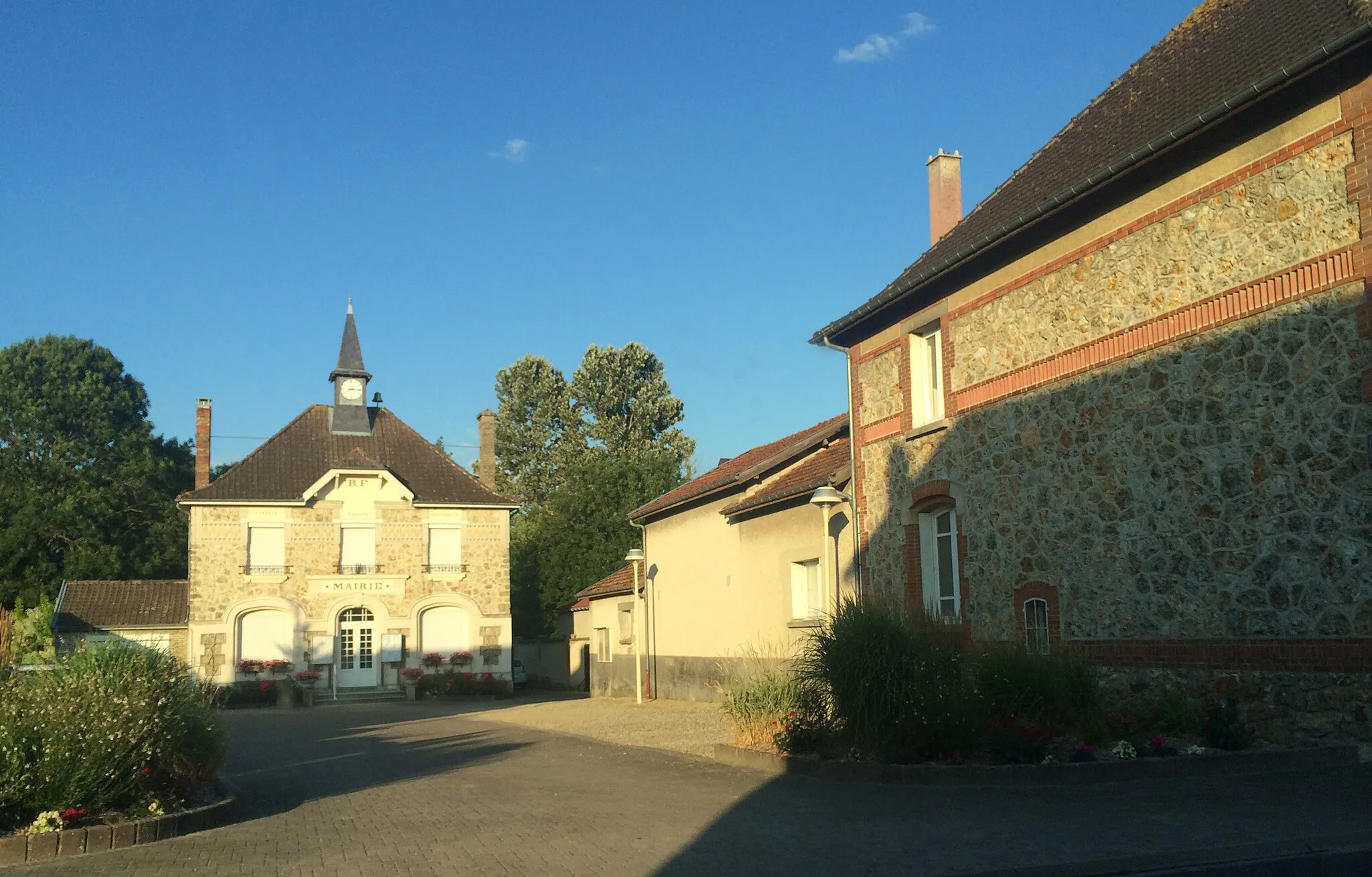 Photo showing: View from the small town of Jonchery on the Suippe river in Northern France / Champagne area.