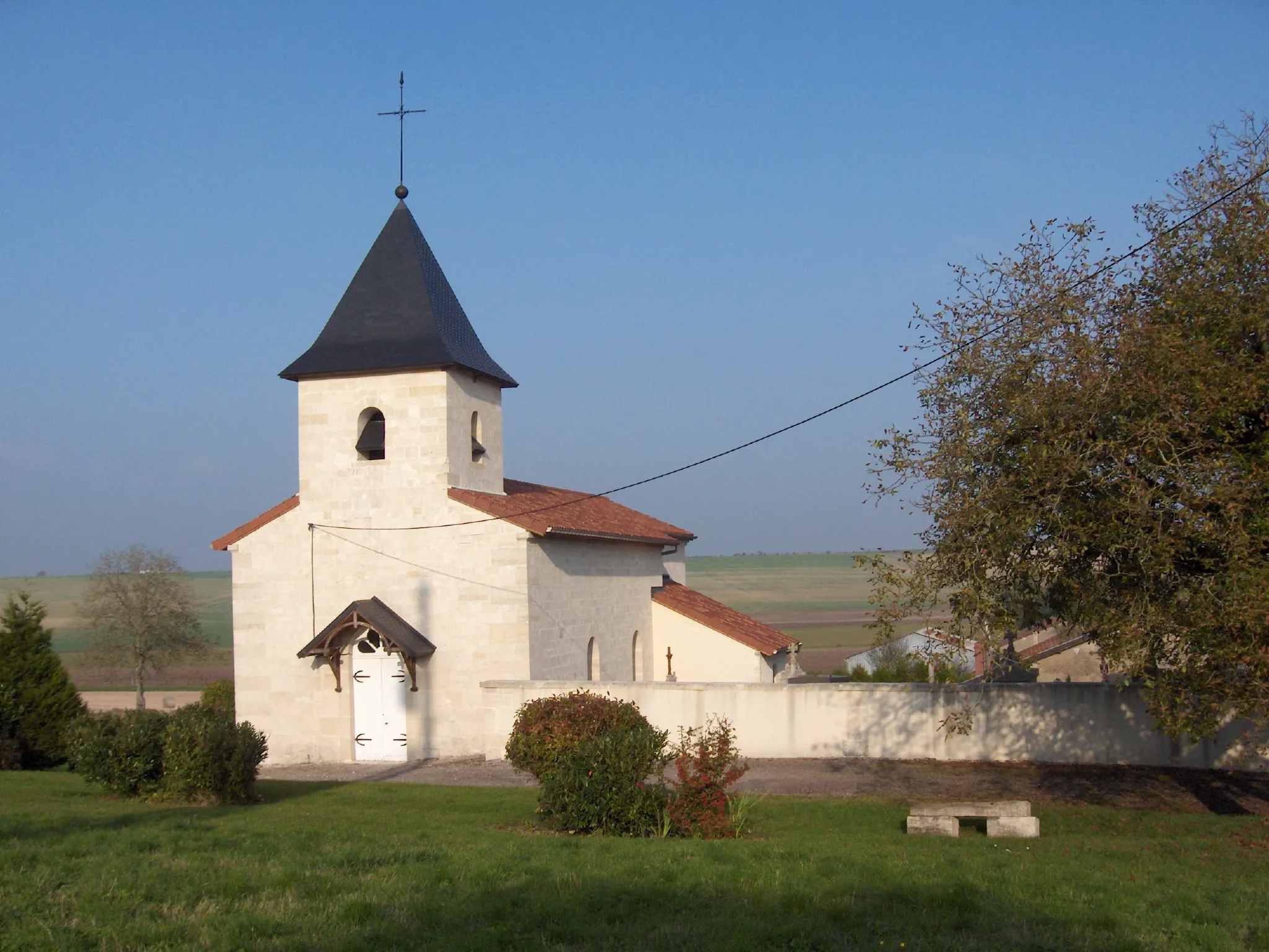 Photo showing: L'église de Gillaumé après rénovation