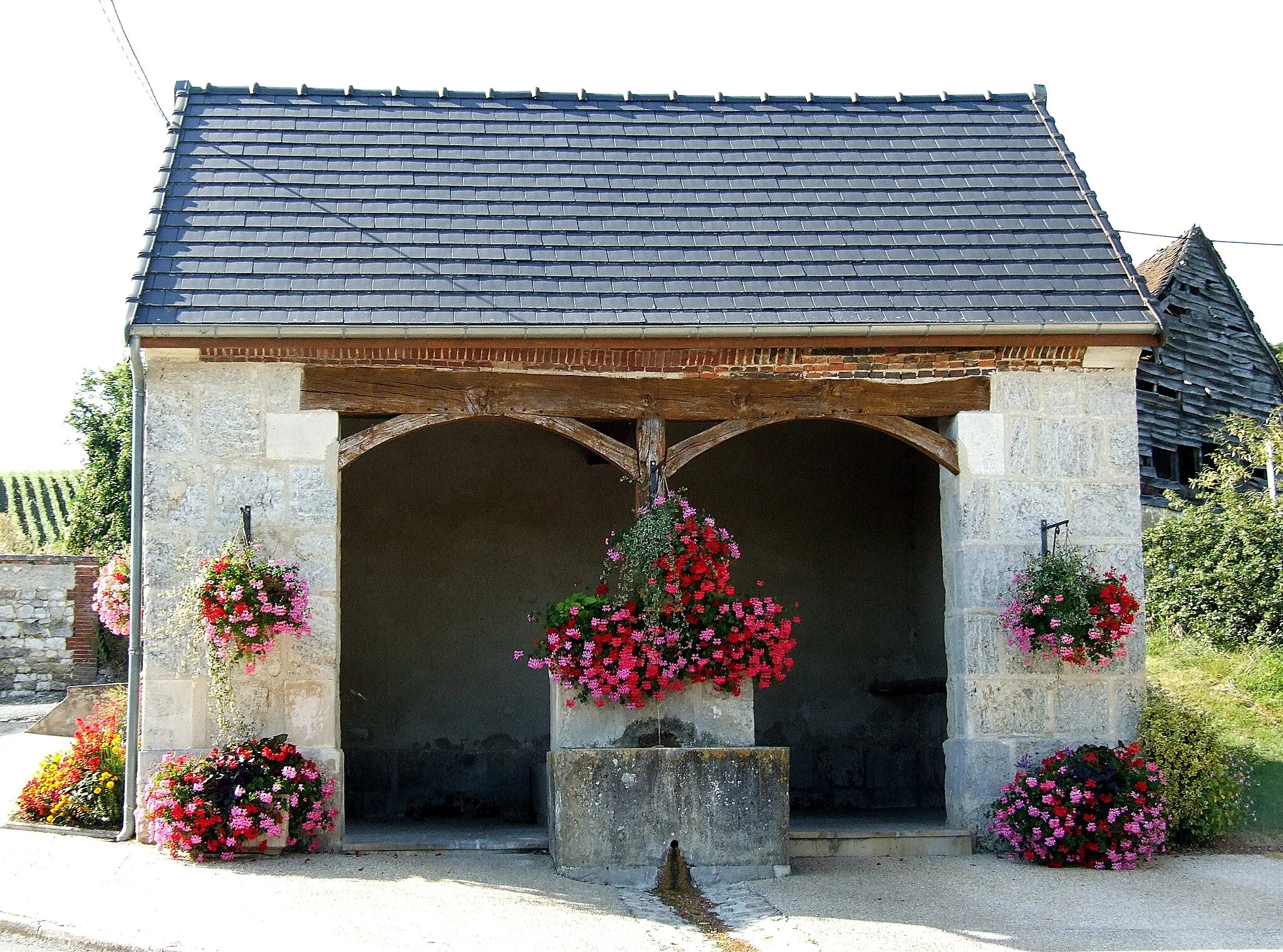 Photo showing: Lavoir à Givry-lès-Loisy