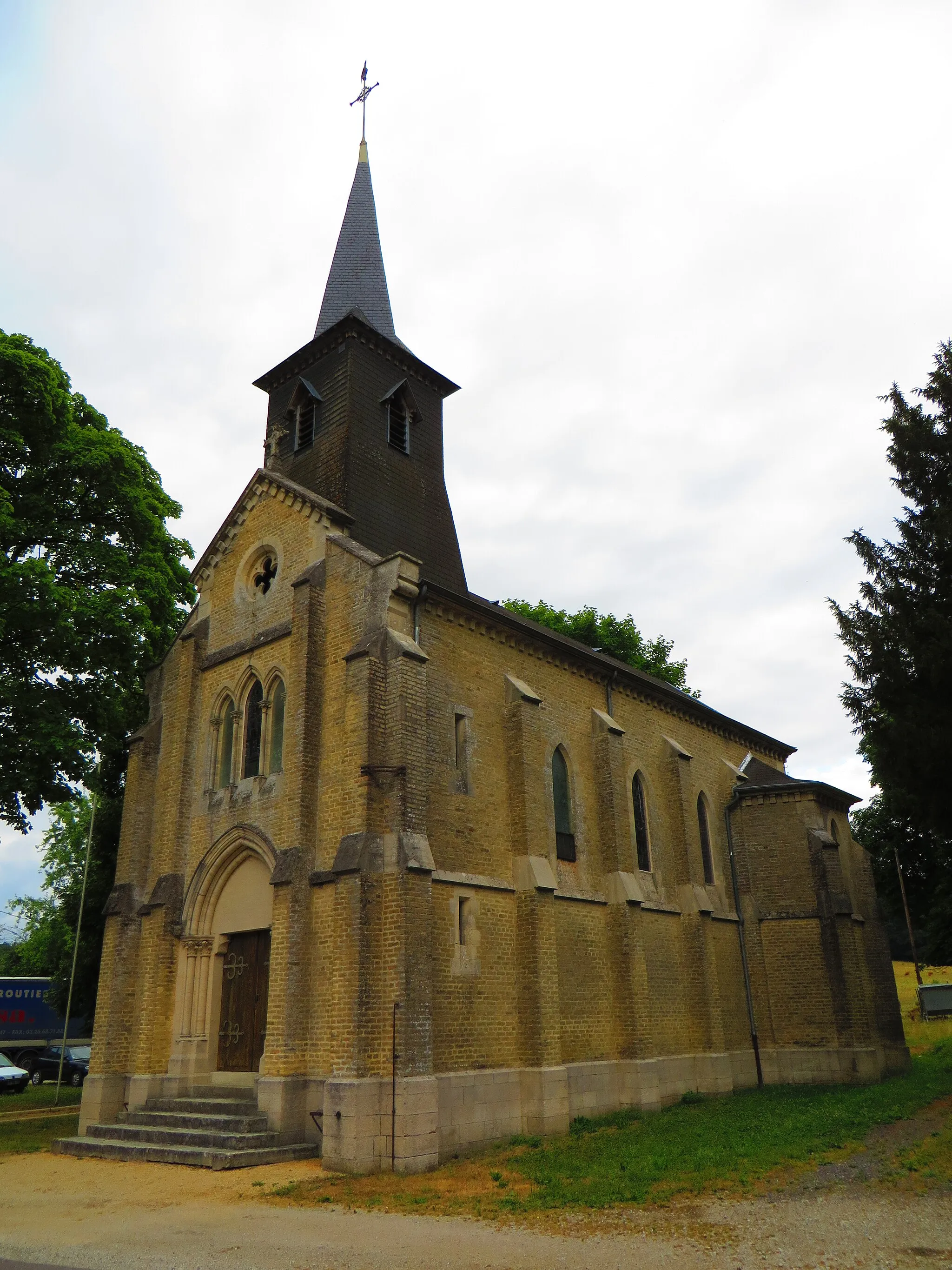 Photo showing: Les Islettes L'église Saint-Laurent aux Senades.