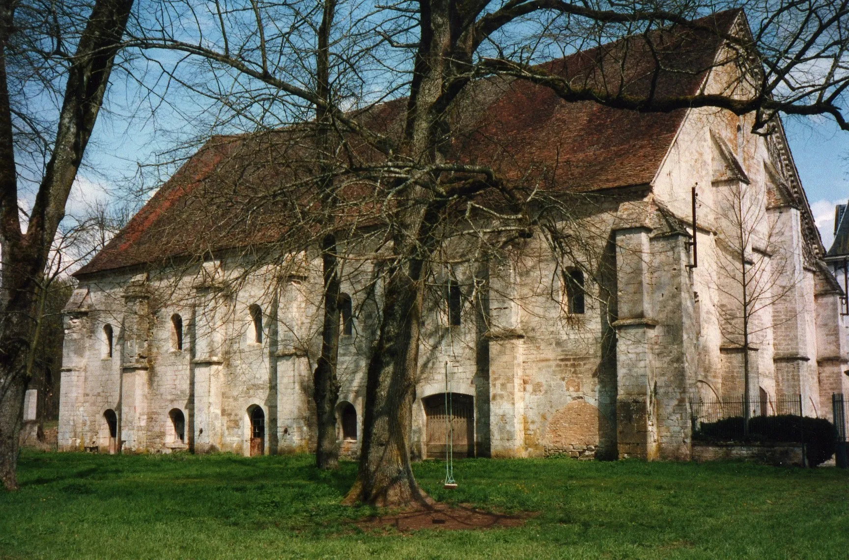 Photo showing: Abbaye de Longuay, bâtiment des convers