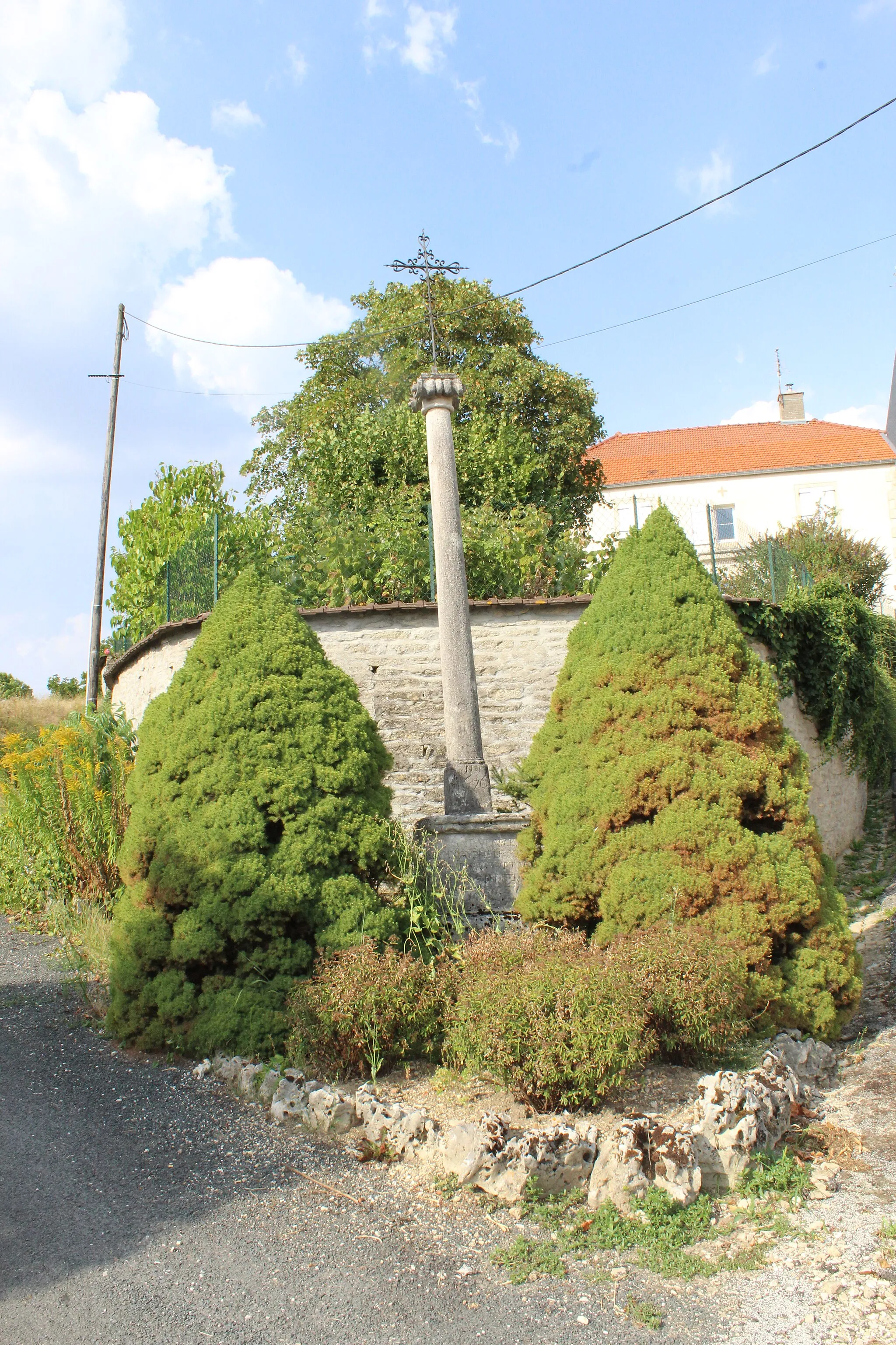 Photo showing: Croix du 17è siècle