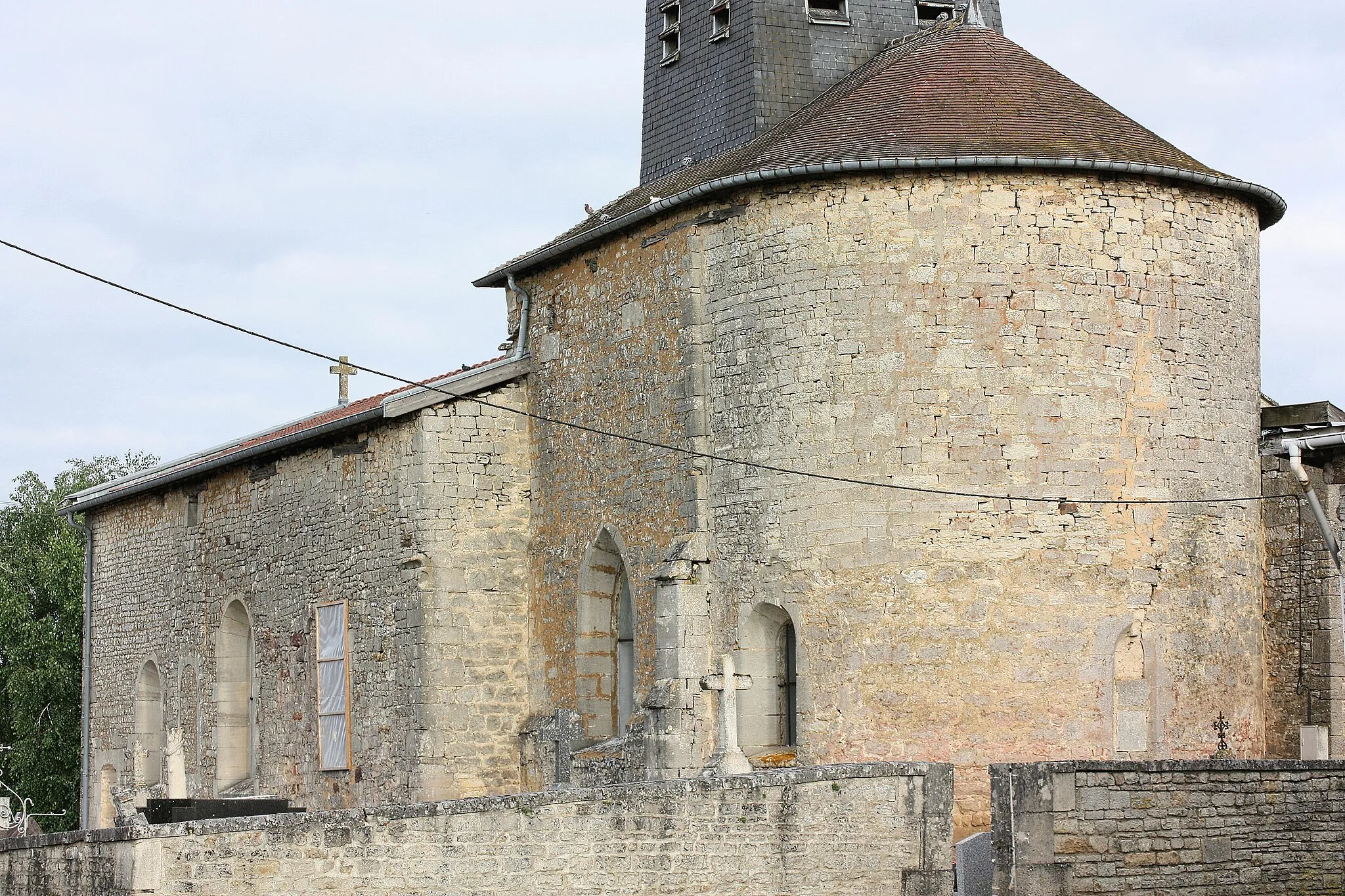 Photo showing: Guindrecourt-aux-Ormes - Eglise 
Vue du Sud-Est