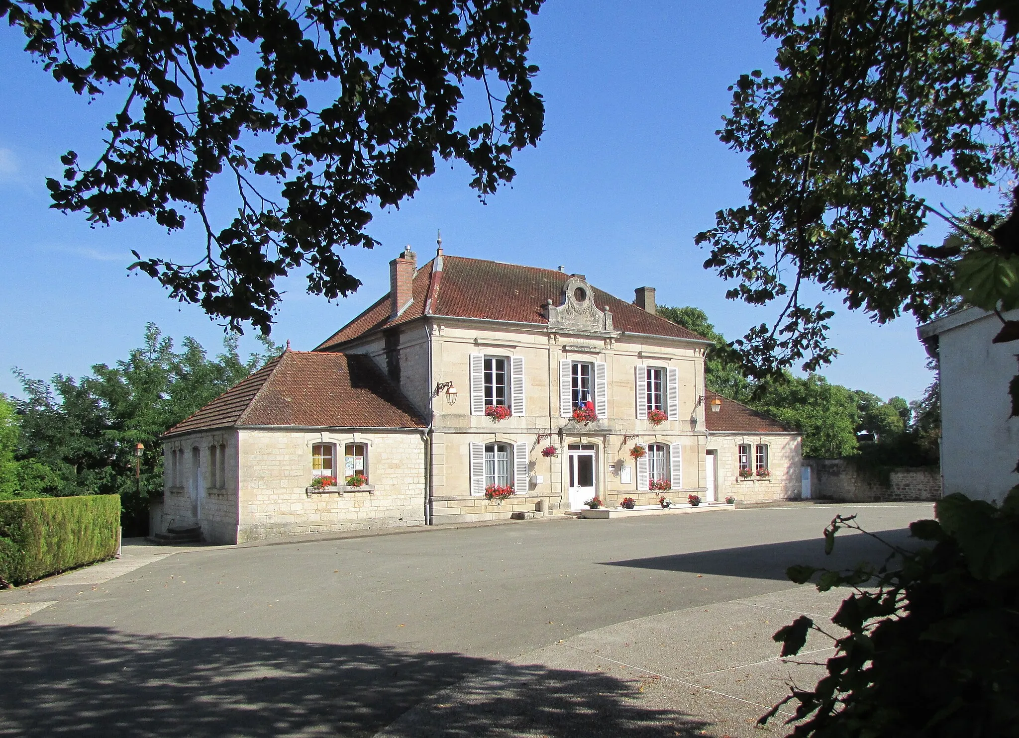 Photo showing: La mairie.