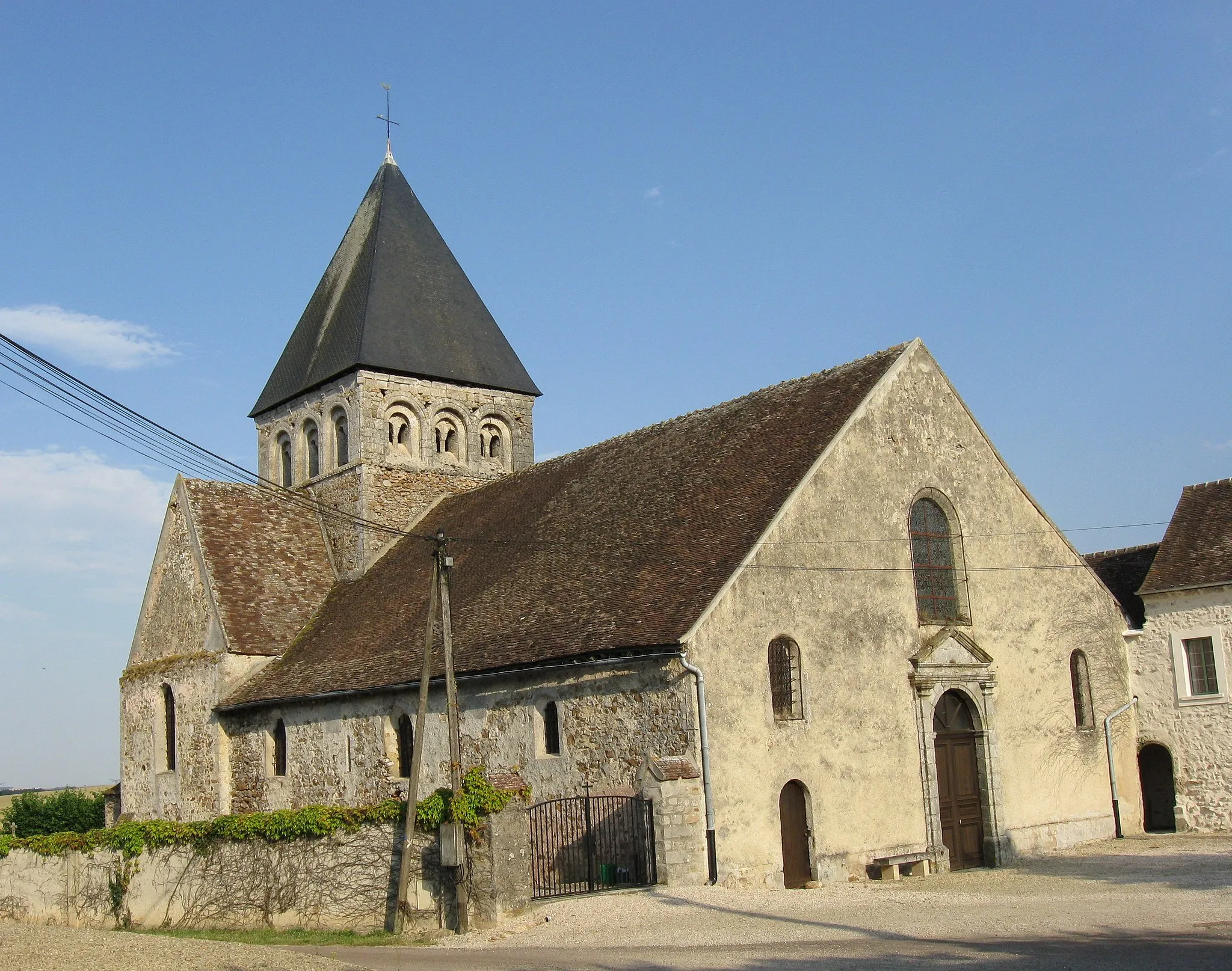 Photo showing: Église Saint-Nicolas à Saint-Nicolas-la-Chapelle. (Aube, région Champagne-Ardenne).