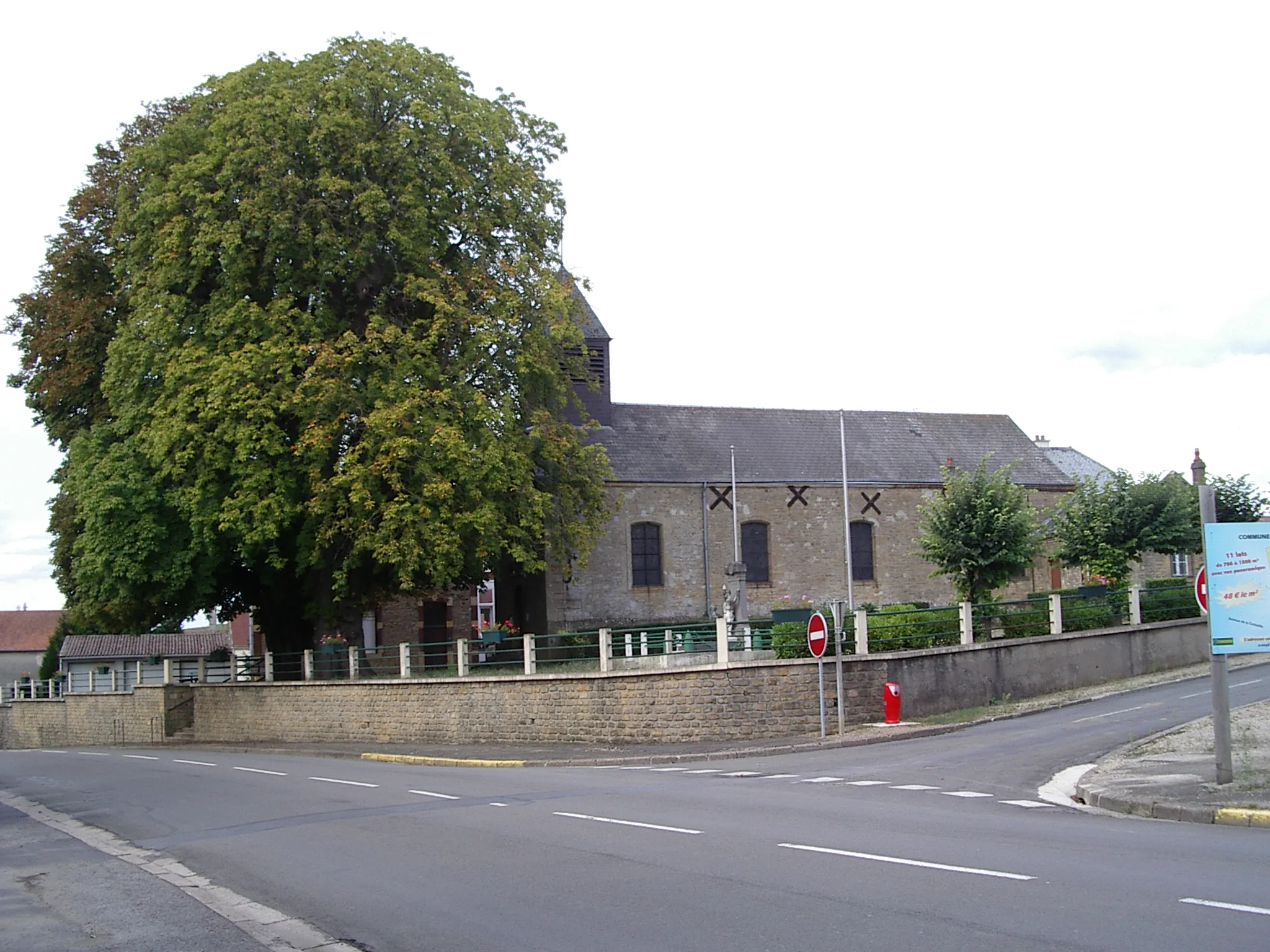 Photo showing: L'église, consacrée à Saint Rémy :  Blagny est une commune française, située dans le département des Ardennes et la région Champagne-Ardenne.