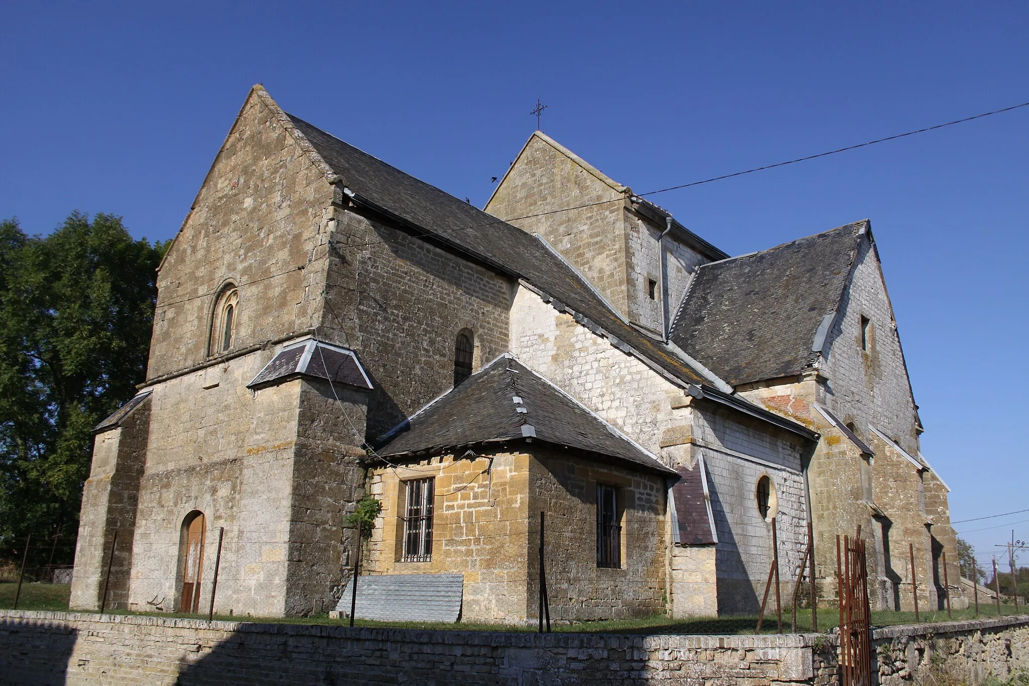 Photo showing: This building is inscrit au titre des monuments historiques de la France. It is indexed in the base Mérimée, a database of architectural heritage maintained by the French Ministry of Culture, under the reference PA00078428 .