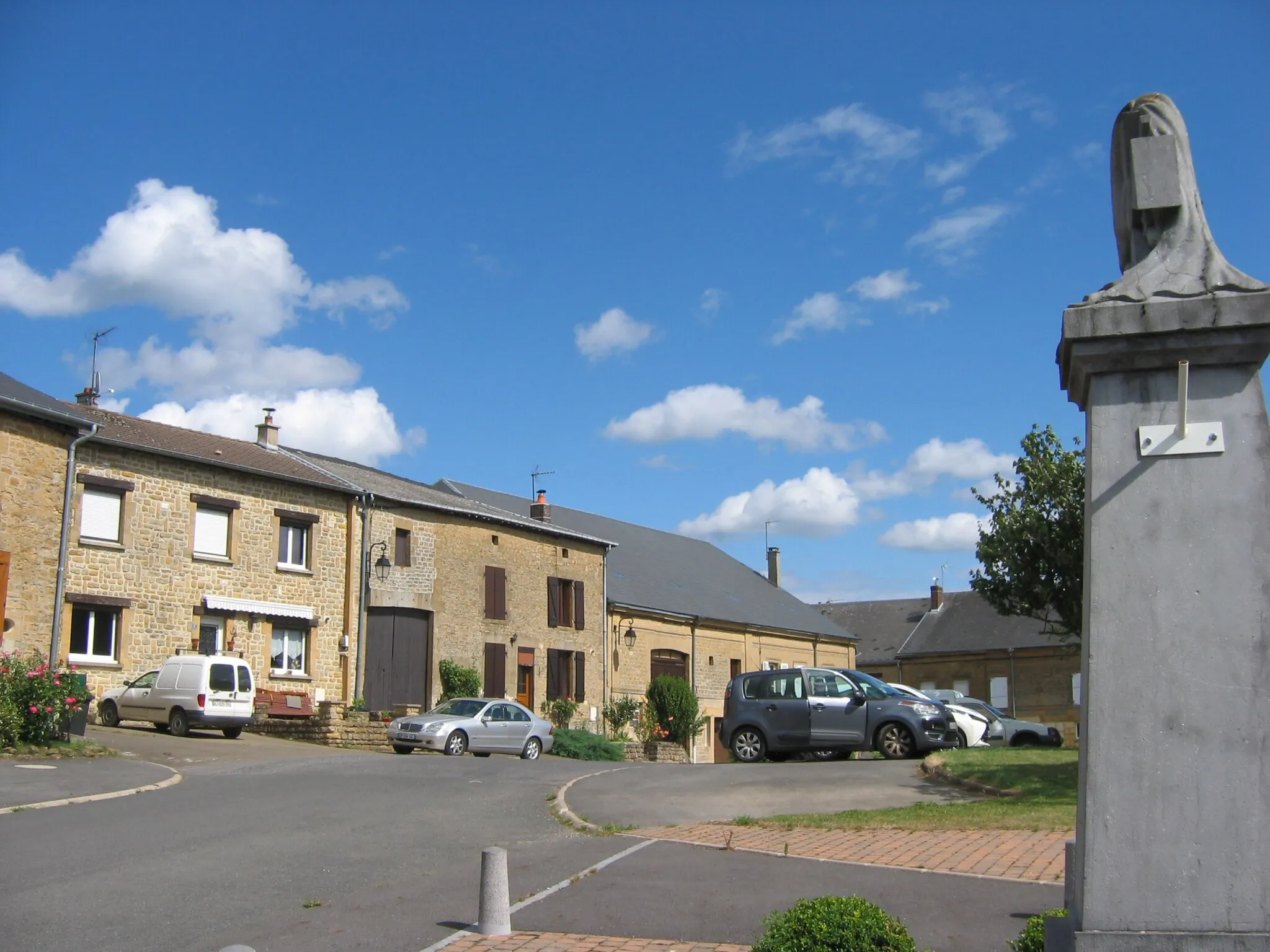 Photo showing: Centre du village