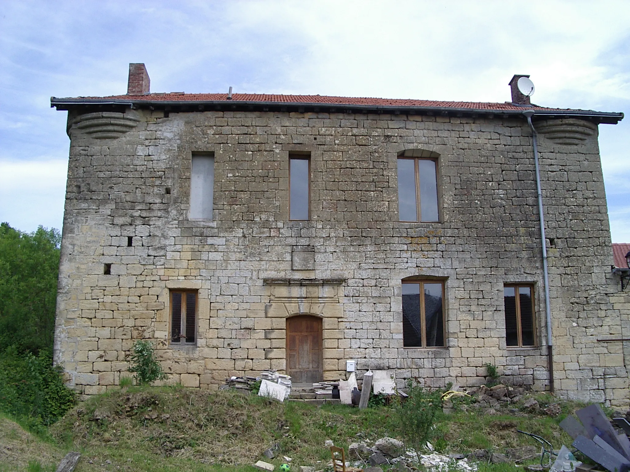 Photo showing: Vestiges d'un ancien château, Mondigny, departement des Ardennes, France