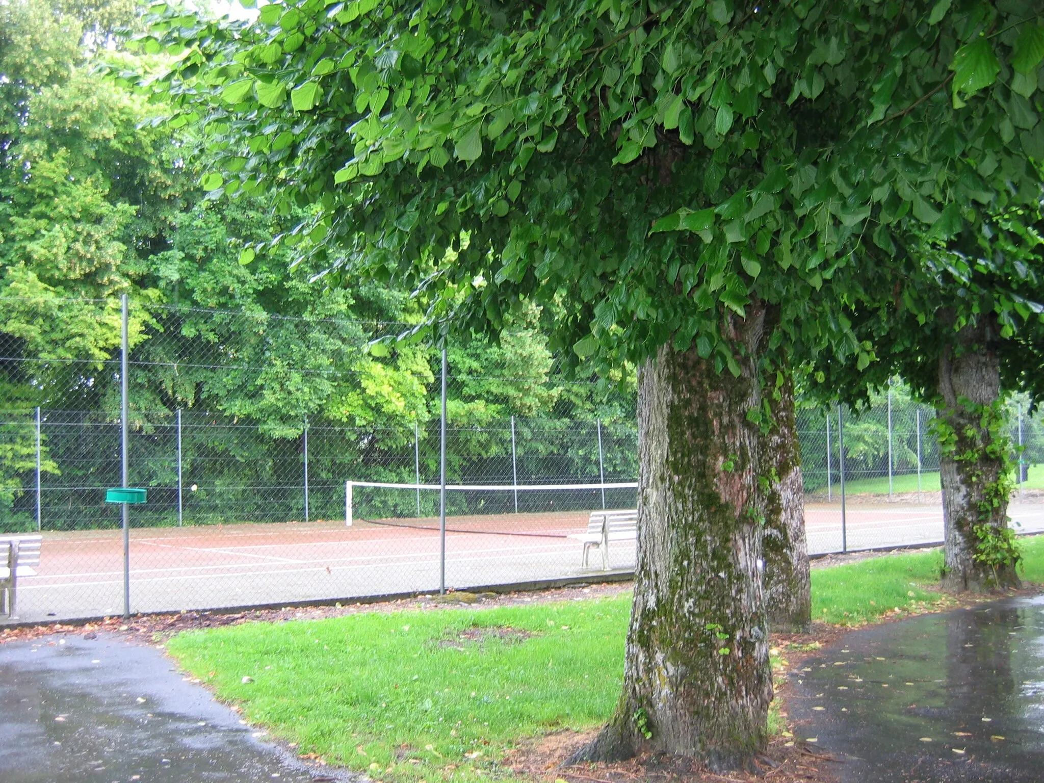 Photo showing: Tennis de Nanteuil-sur-Aisne, à coté de la mairie Ardennes France