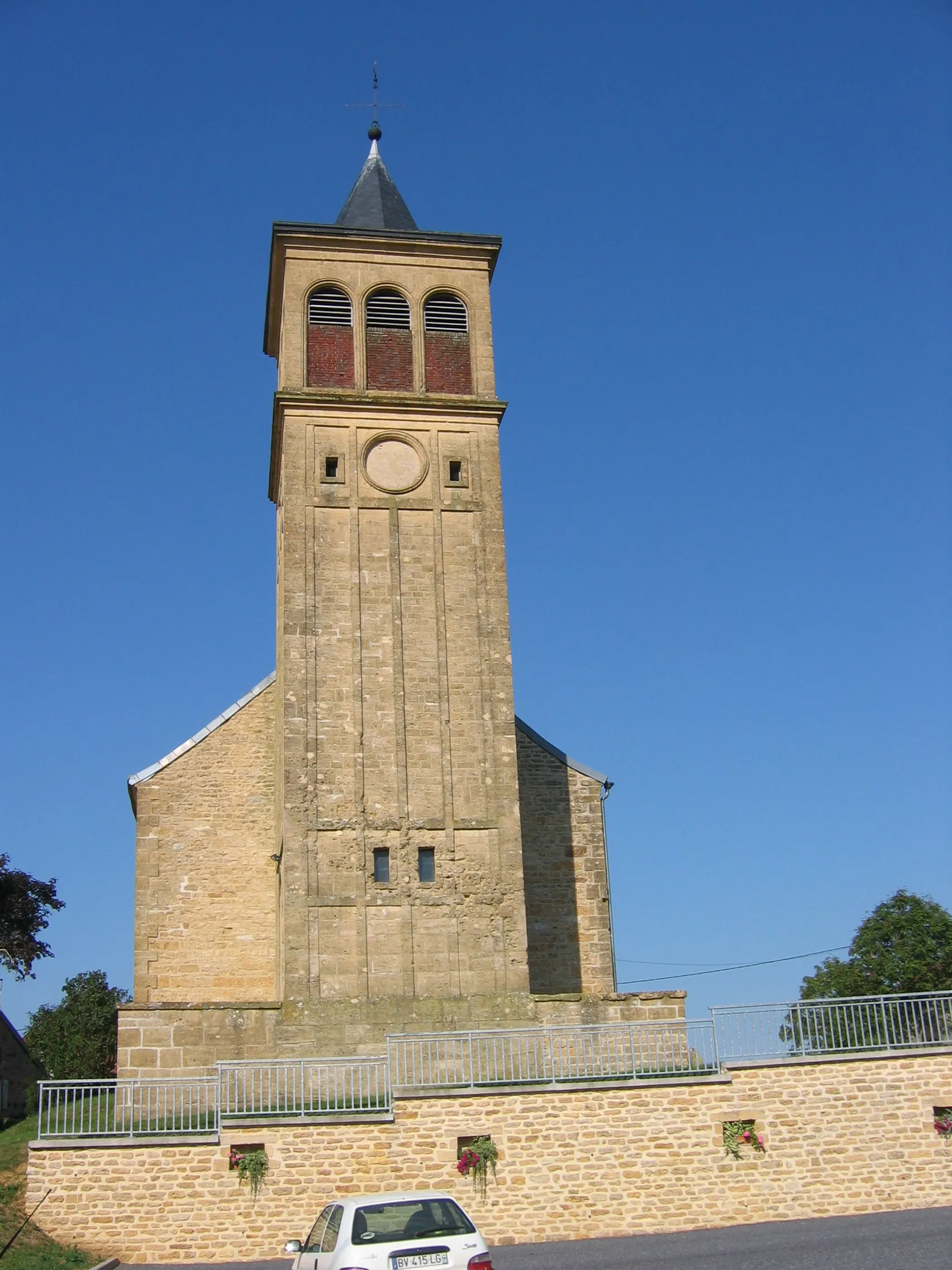 Photo showing: Vaux-lès-Mouzon : L'église