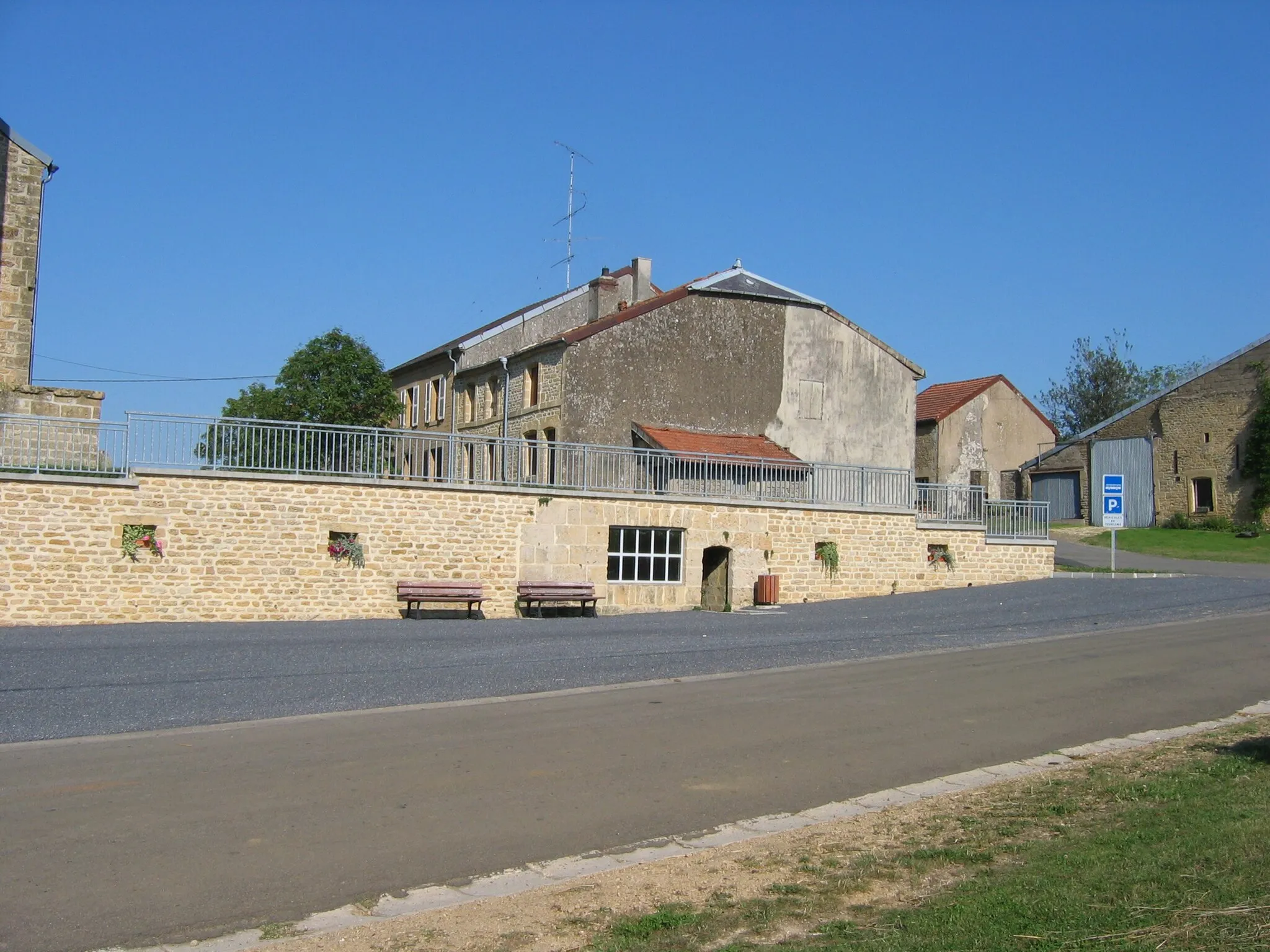 Photo showing: Vaux-lès-Mouzon : le village
