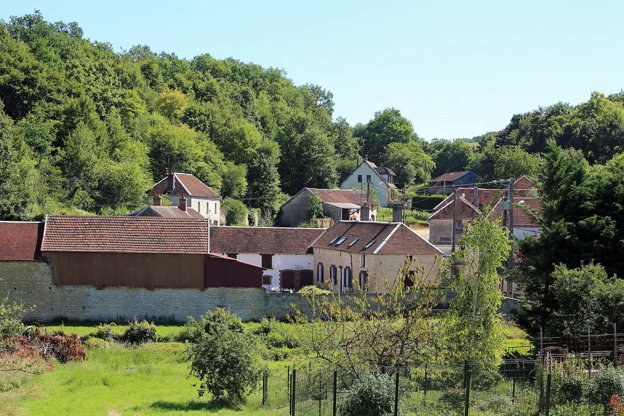 Photo showing: Longpré-le-Sec (Aube department, France): view in the village