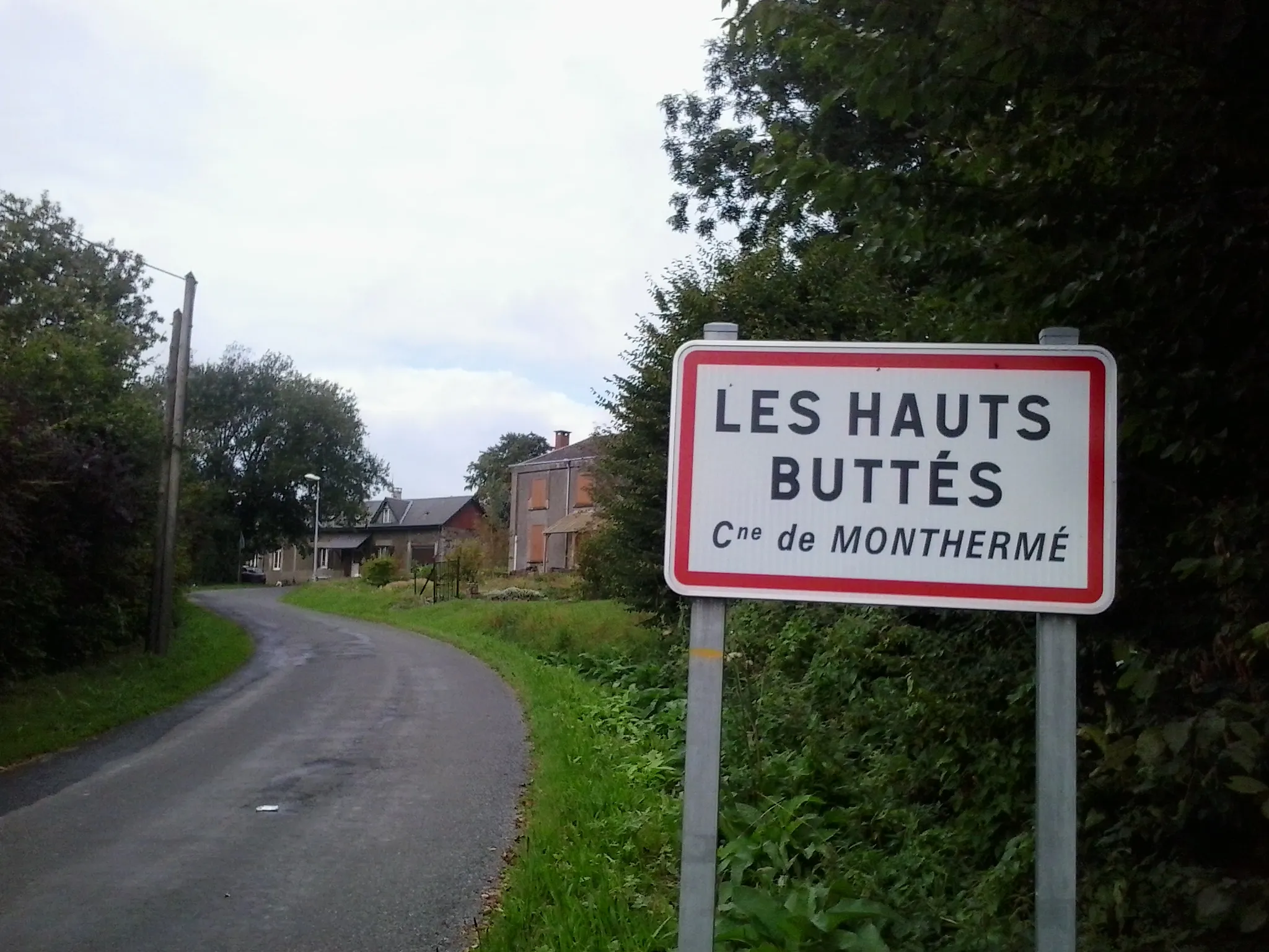 Photo showing: Les Hauts-Buttés est un hameau, situé dans le département des Ardennes, et aujourd'hui intégré à la commune de Monthermé.