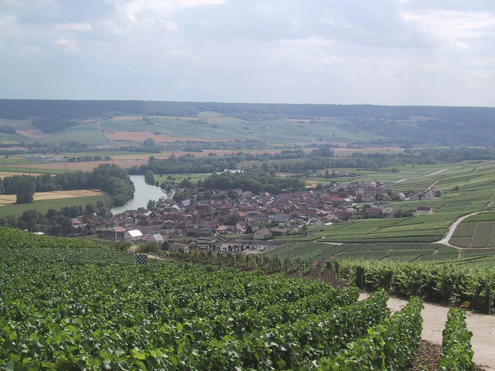 Photo showing: View of Cumières, Marne, France.