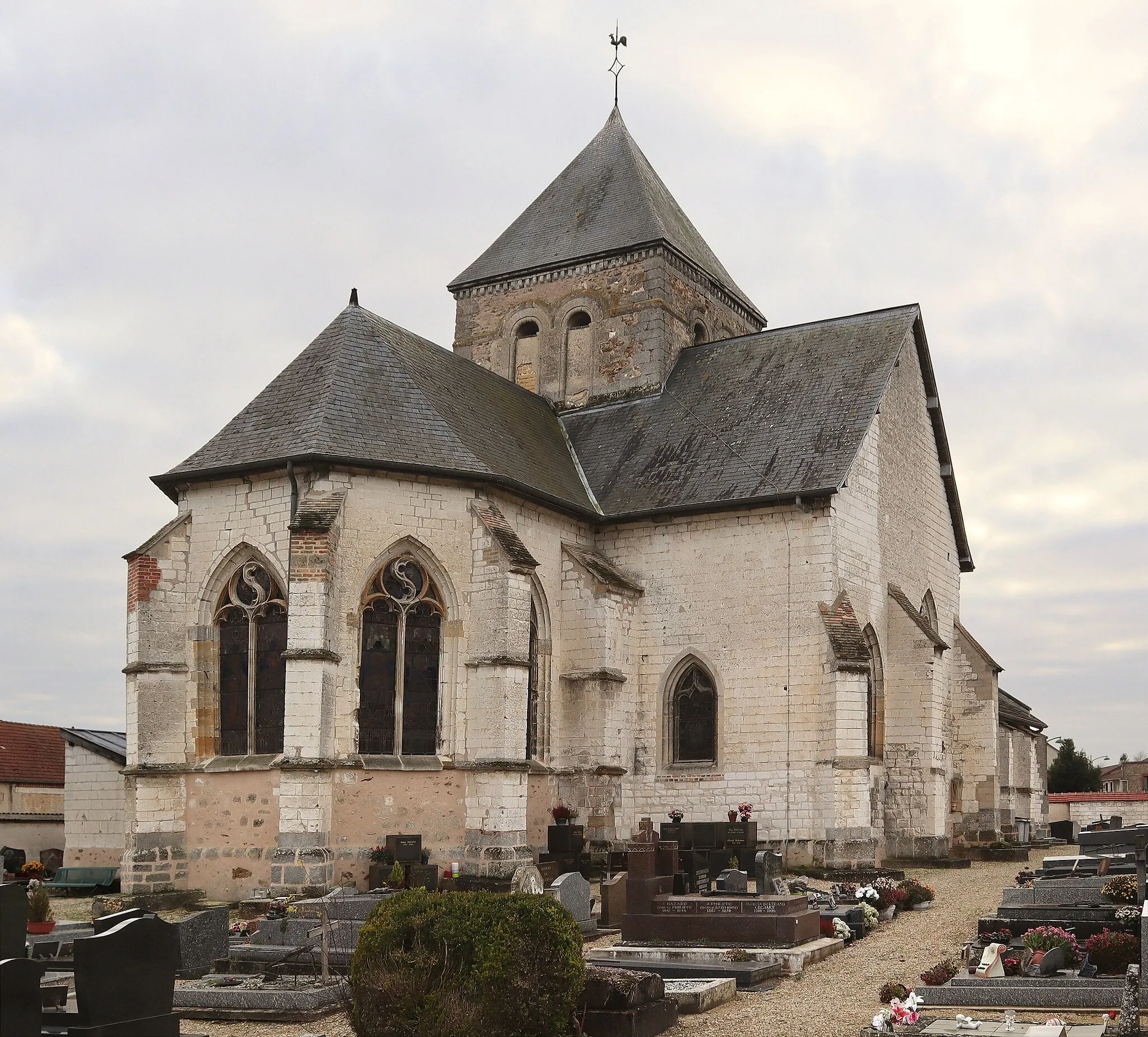 Photo showing: Église Saint-Georges in Matougues, Département Marne, south view.