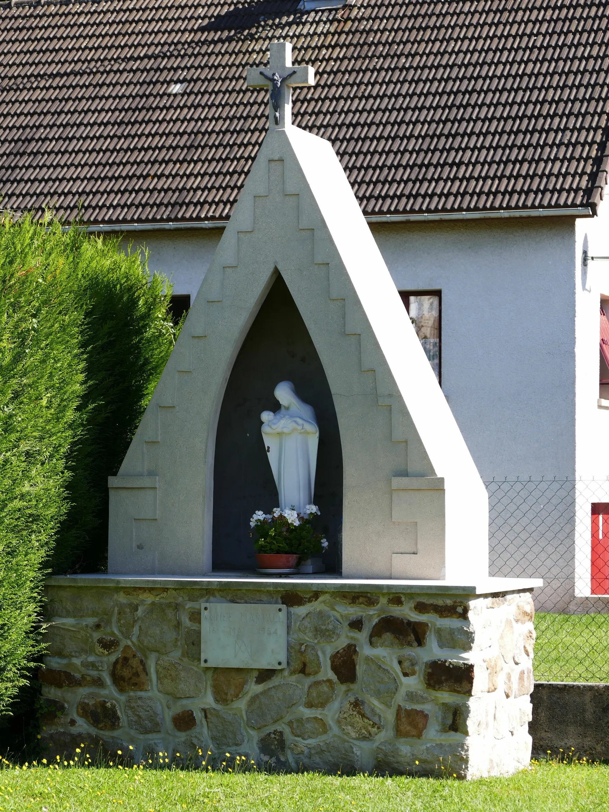 Photo showing: Statue of the Virgin in La Fosse-Corduan (Aube, Champagne-Ardenne, France).