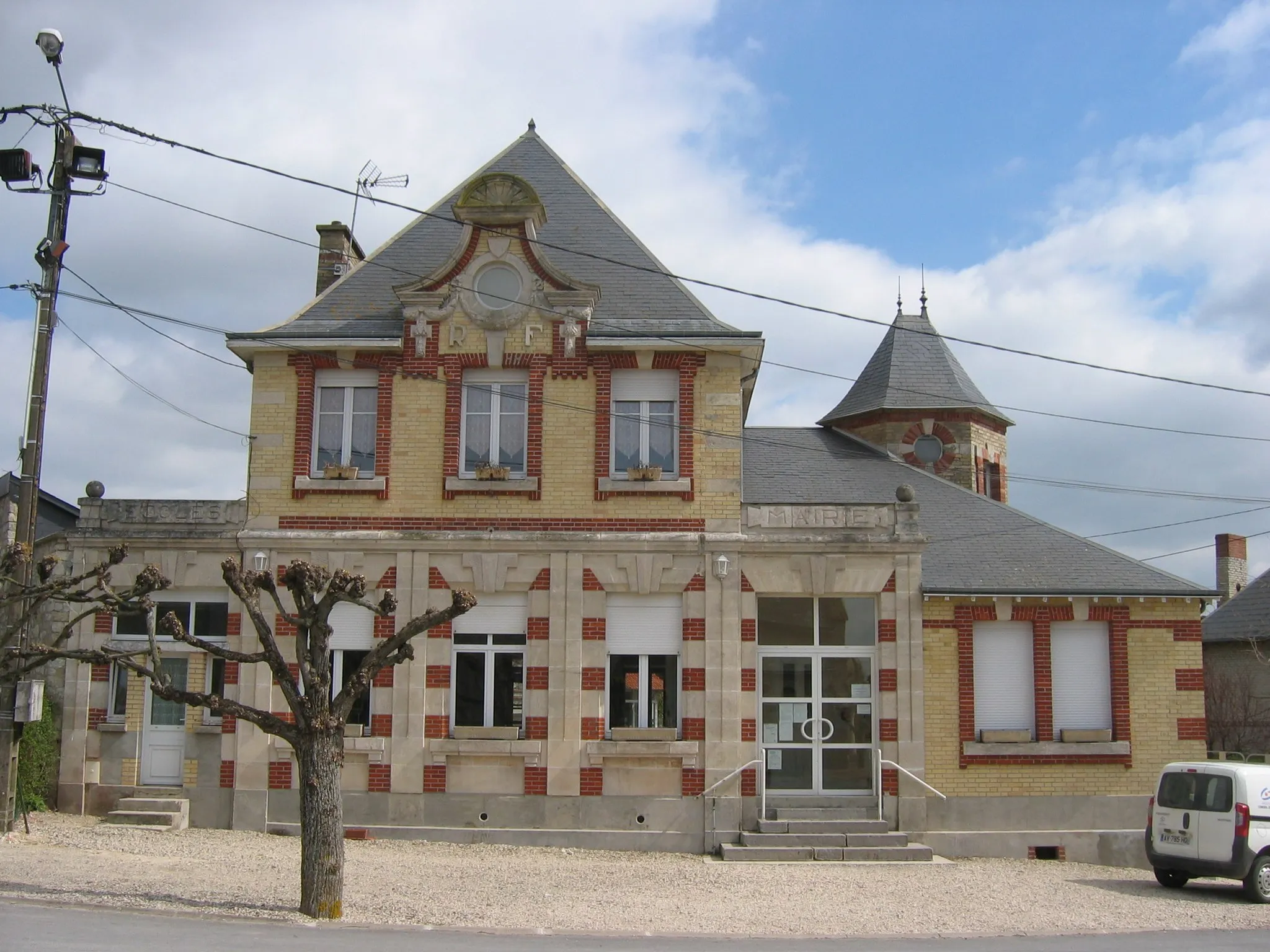 Photo showing: Mairie de Banogne Banogne-Recouvrance Ardennes France