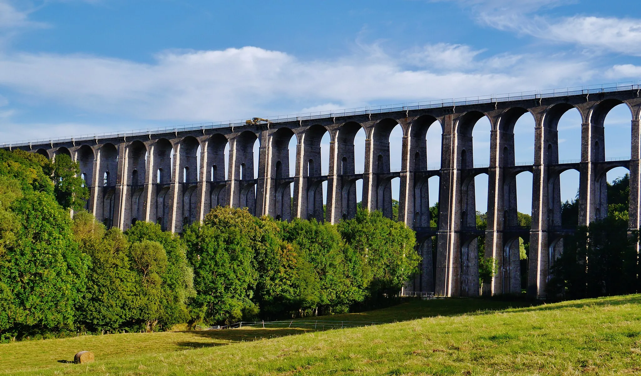 Photo showing: Viaduct, Chaumont, Département of Haute-Marne, Region of Champagne-Ardenne (now Grand East), France