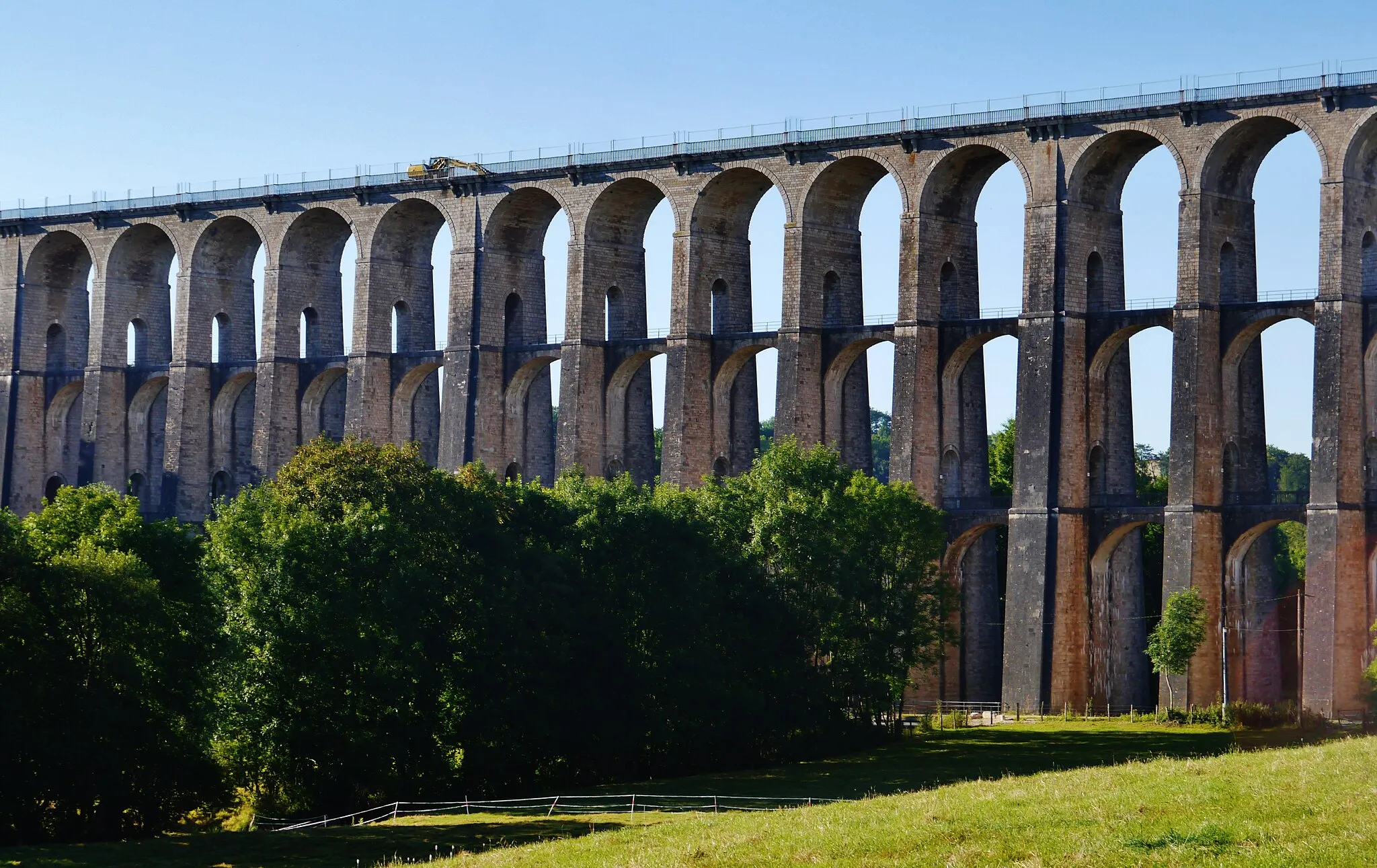 Photo showing: Viaduct, Chaumont, Département of Haute-Marne, Region of Champagne-Ardenne (now Grand East), France