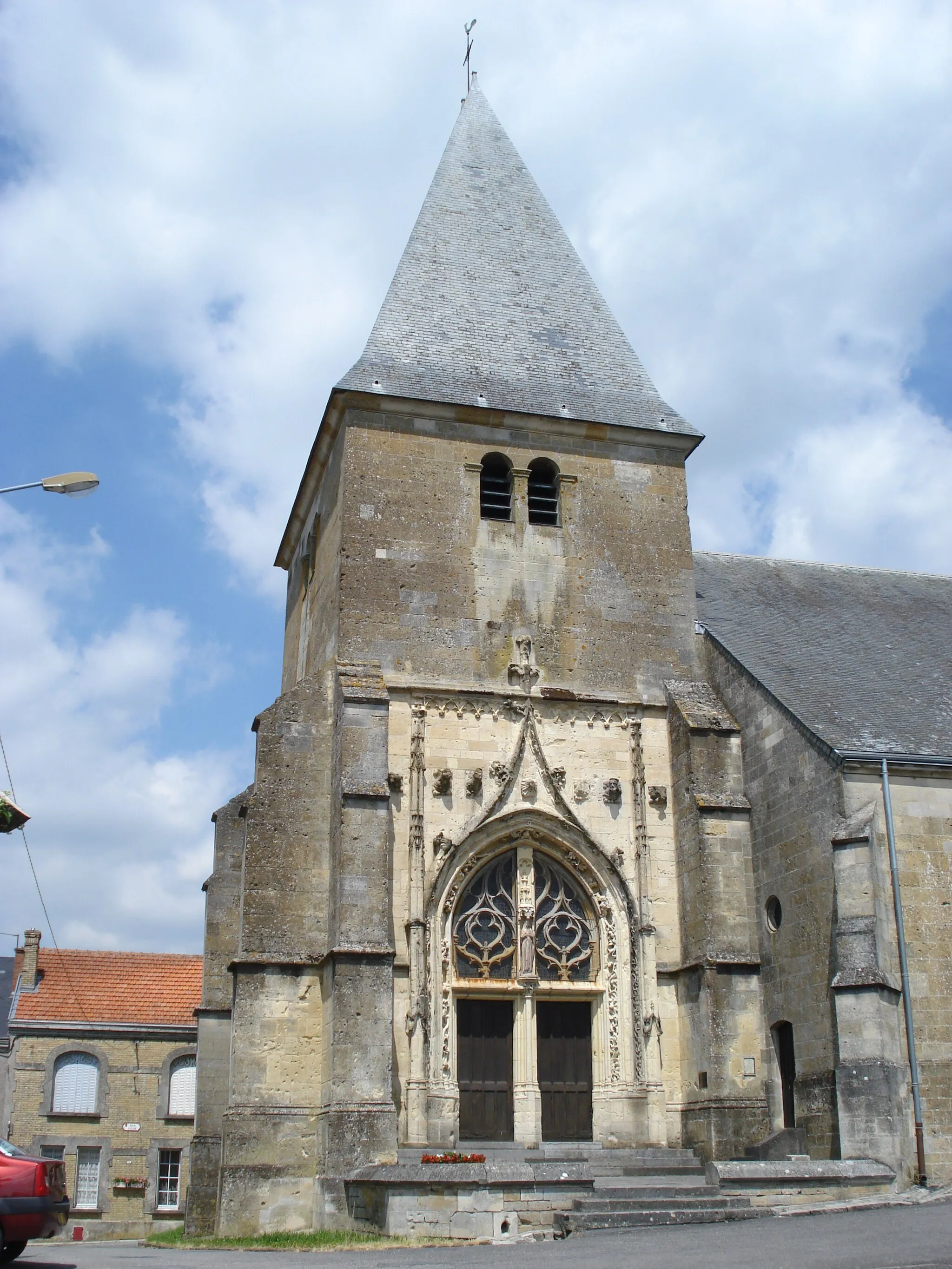 Photo showing: Voncq (Ardennes) église, porche et tour