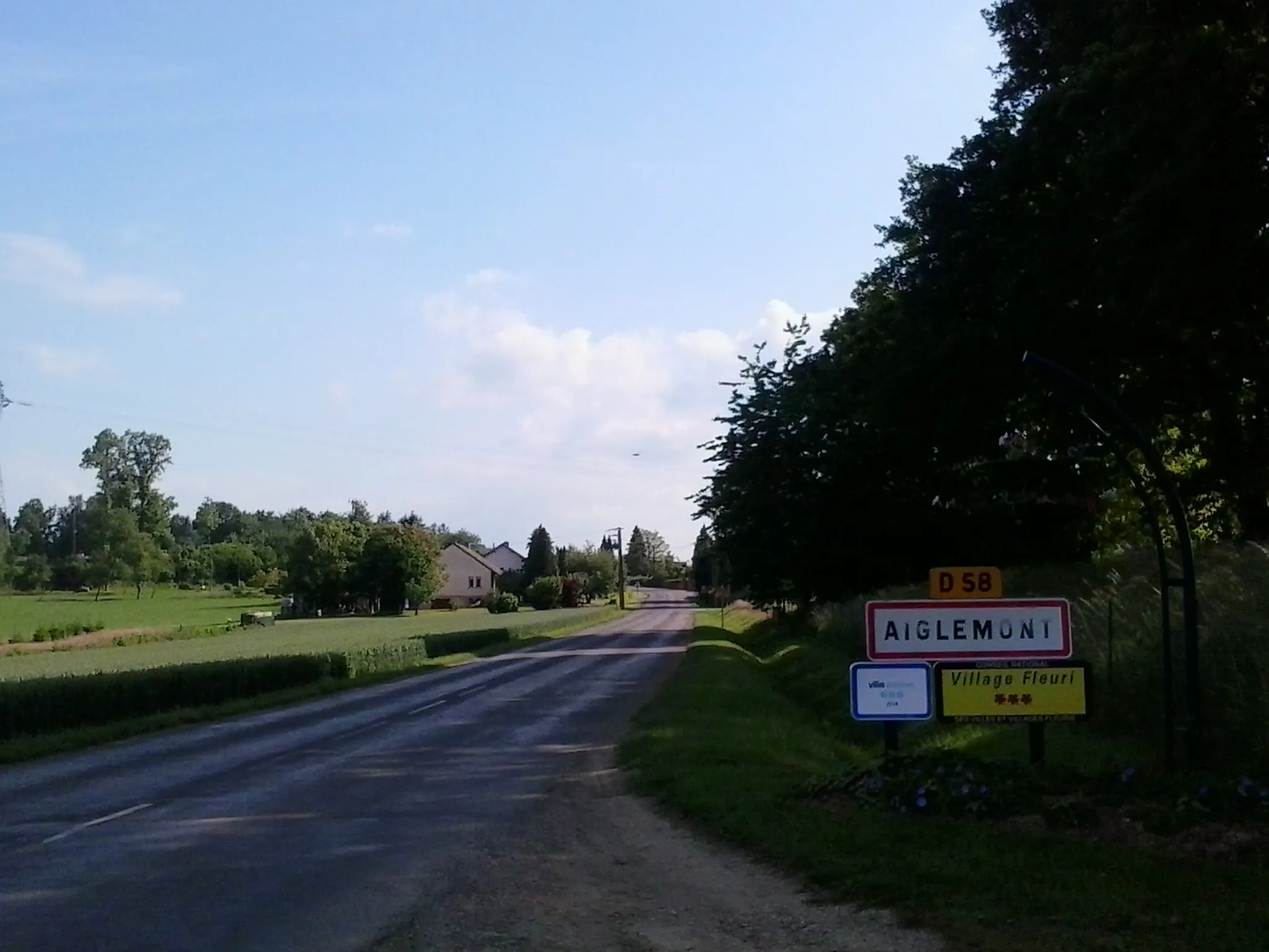 Photo showing: Aiglemont est une commune française, située dans le département des Ardennes en région Champagne-Ardenne