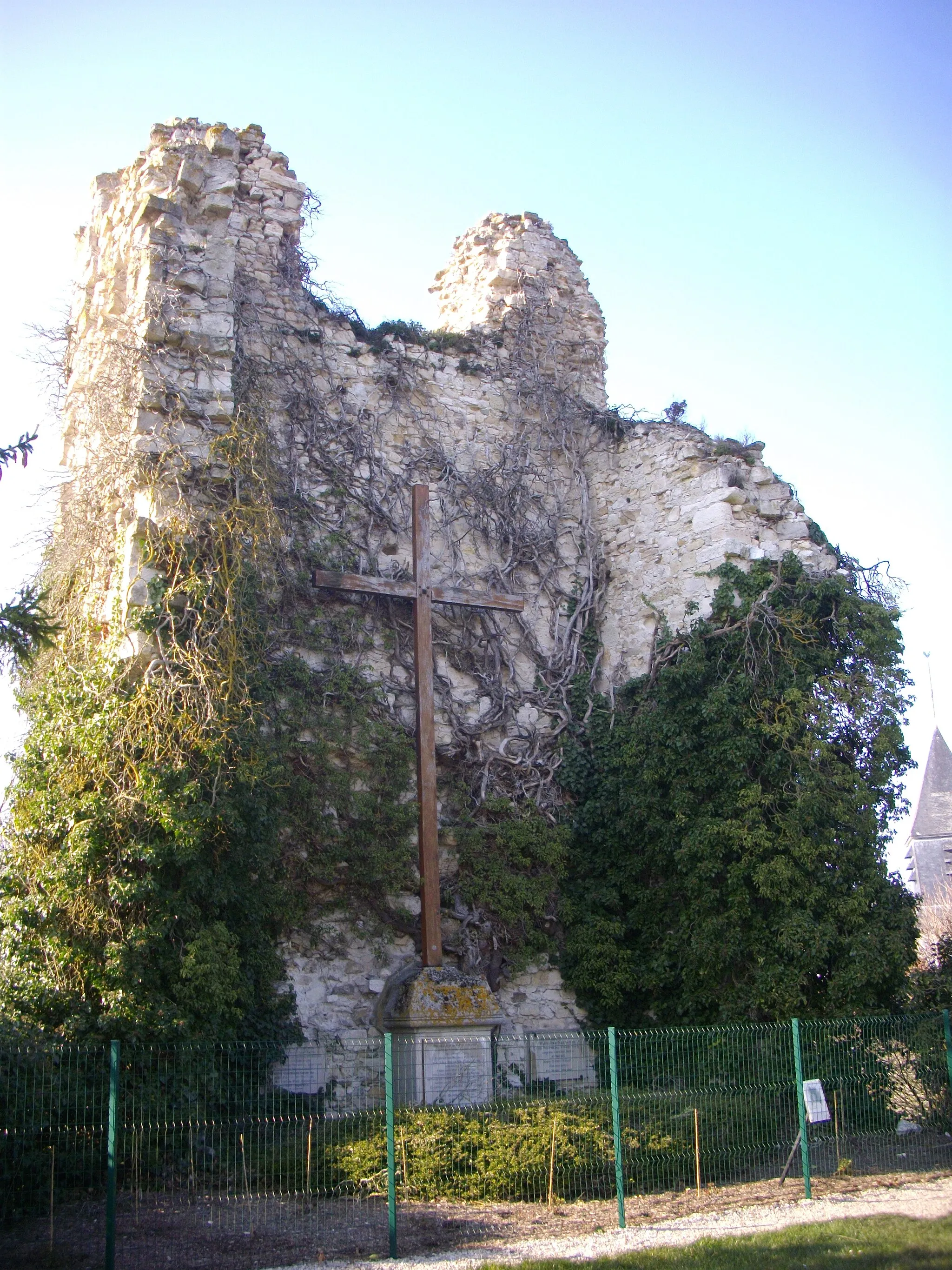 Photo showing: Ruins of the castle of Châtillon-sur-Marne (Marne, France)