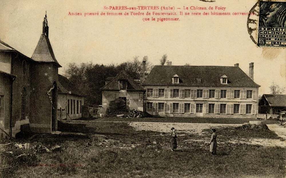 Photo showing: vue, à Saint-Parres-Aux-Tertres du prieuré actuel chateau