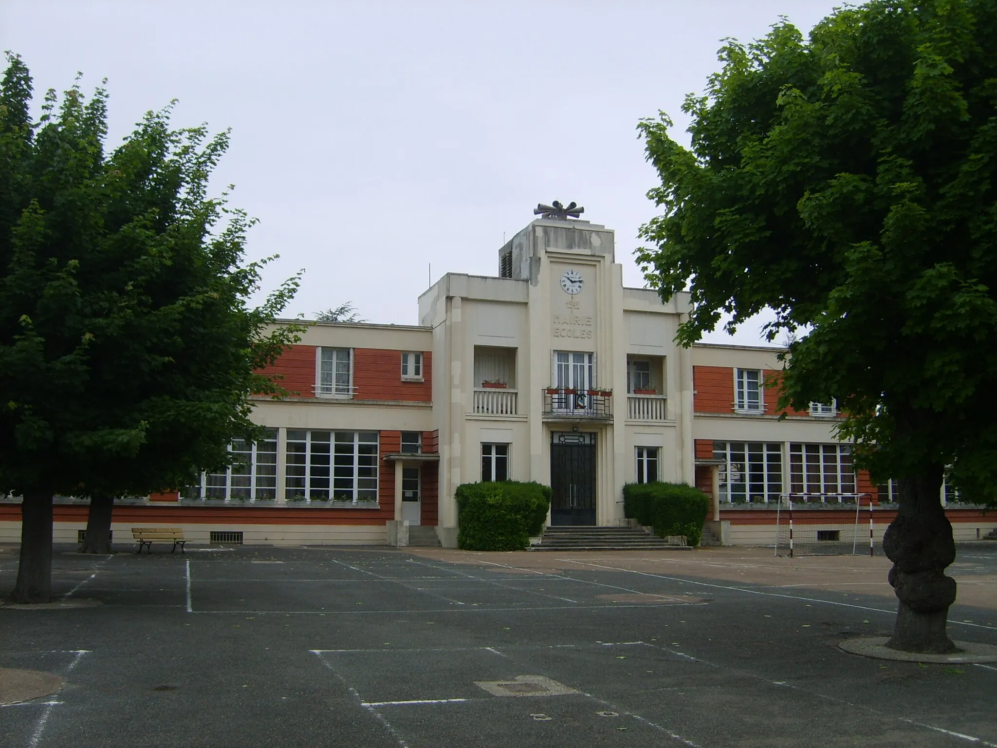 Photo showing: Ecole primaire de La-Rivière-de-corps dans le département de l'Aube (France)