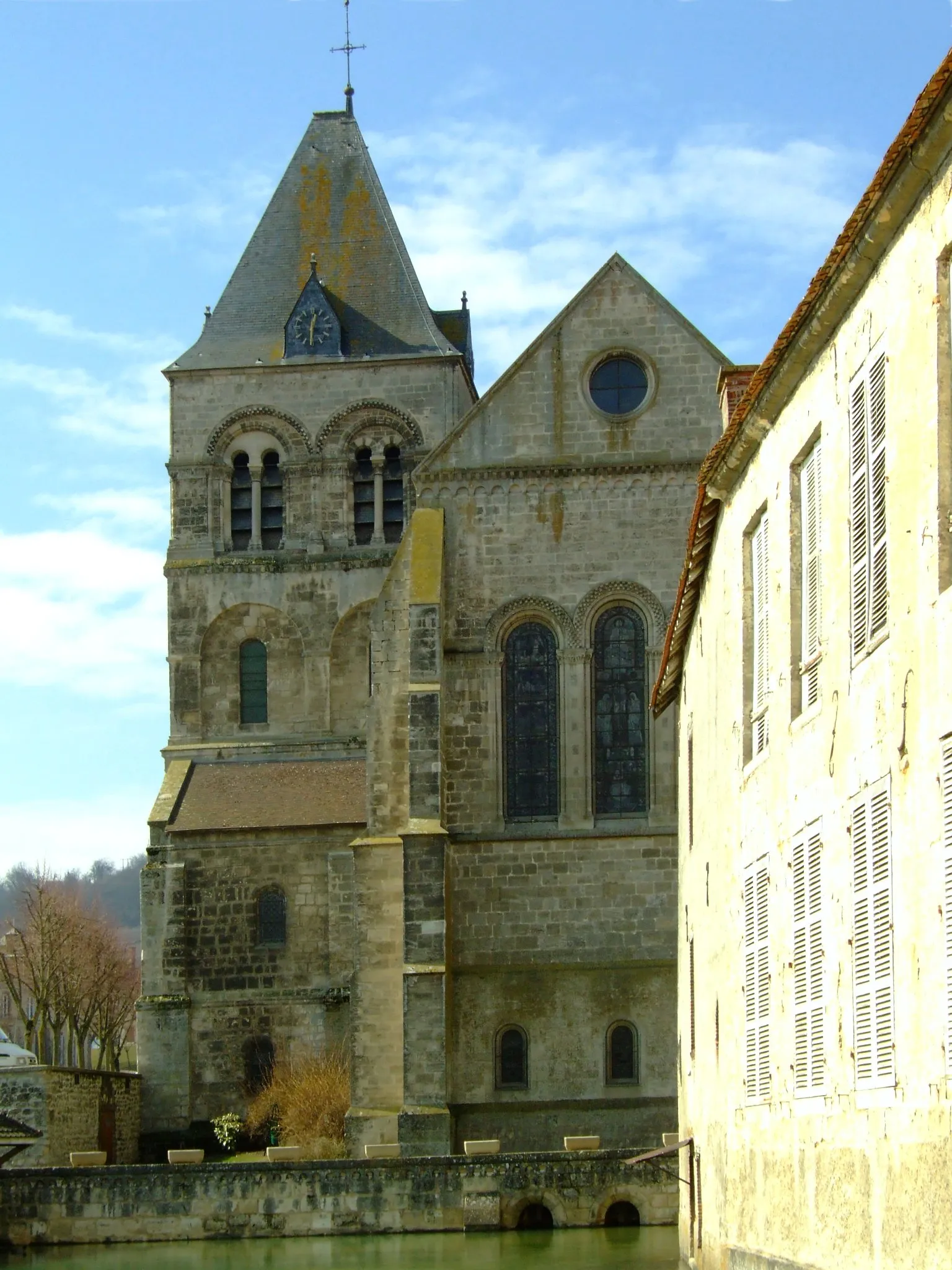 Photo showing: Saint Martin Church and river, Vertus (Marne - France)