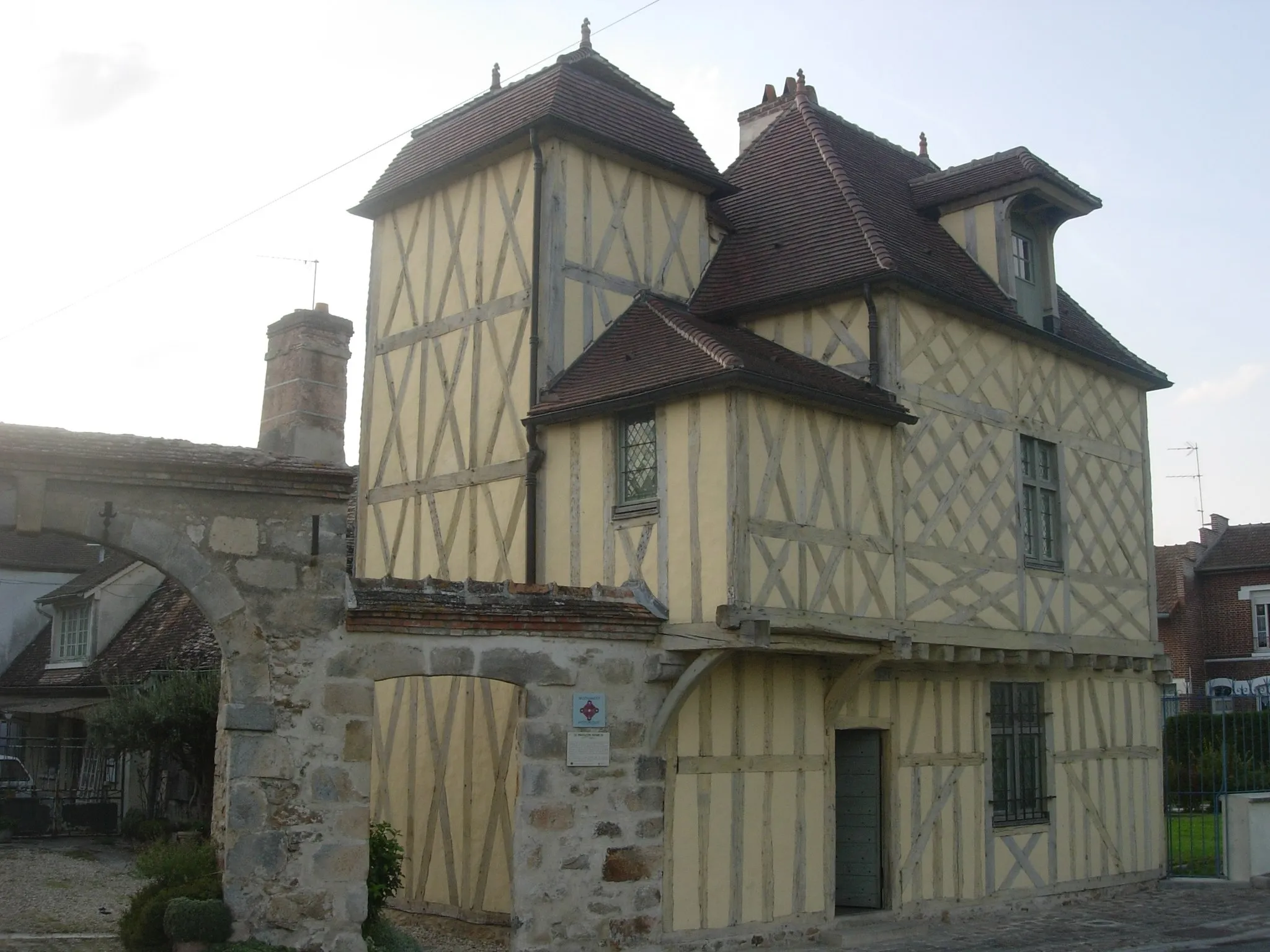 Photo showing: Nogent-sur-Seine : Pavillon Henri IV