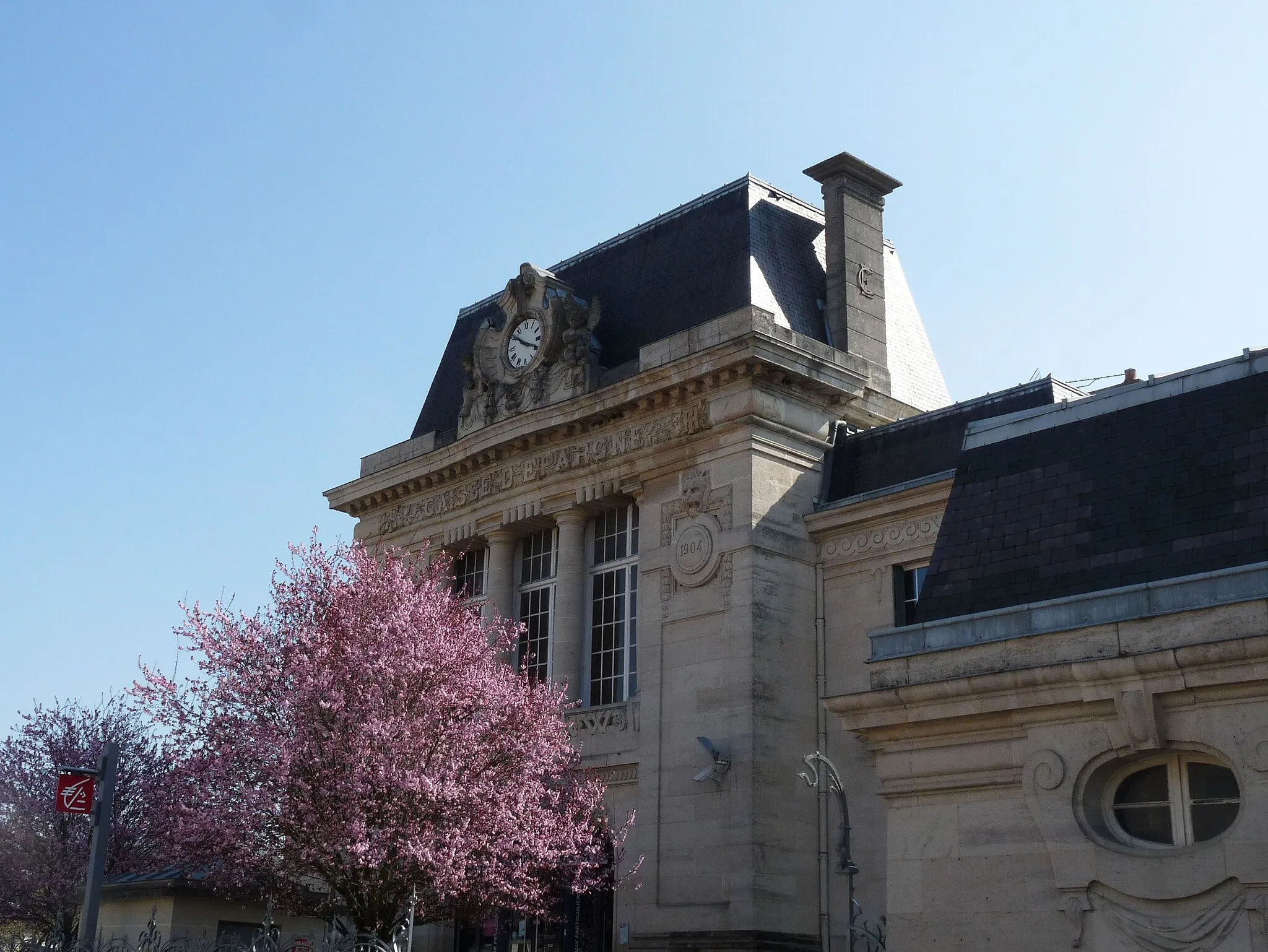 Photo showing: La Caisse d'épargne de Wassy (Haute-Marne), construite en 1904, 31 rue du Général Leclerc