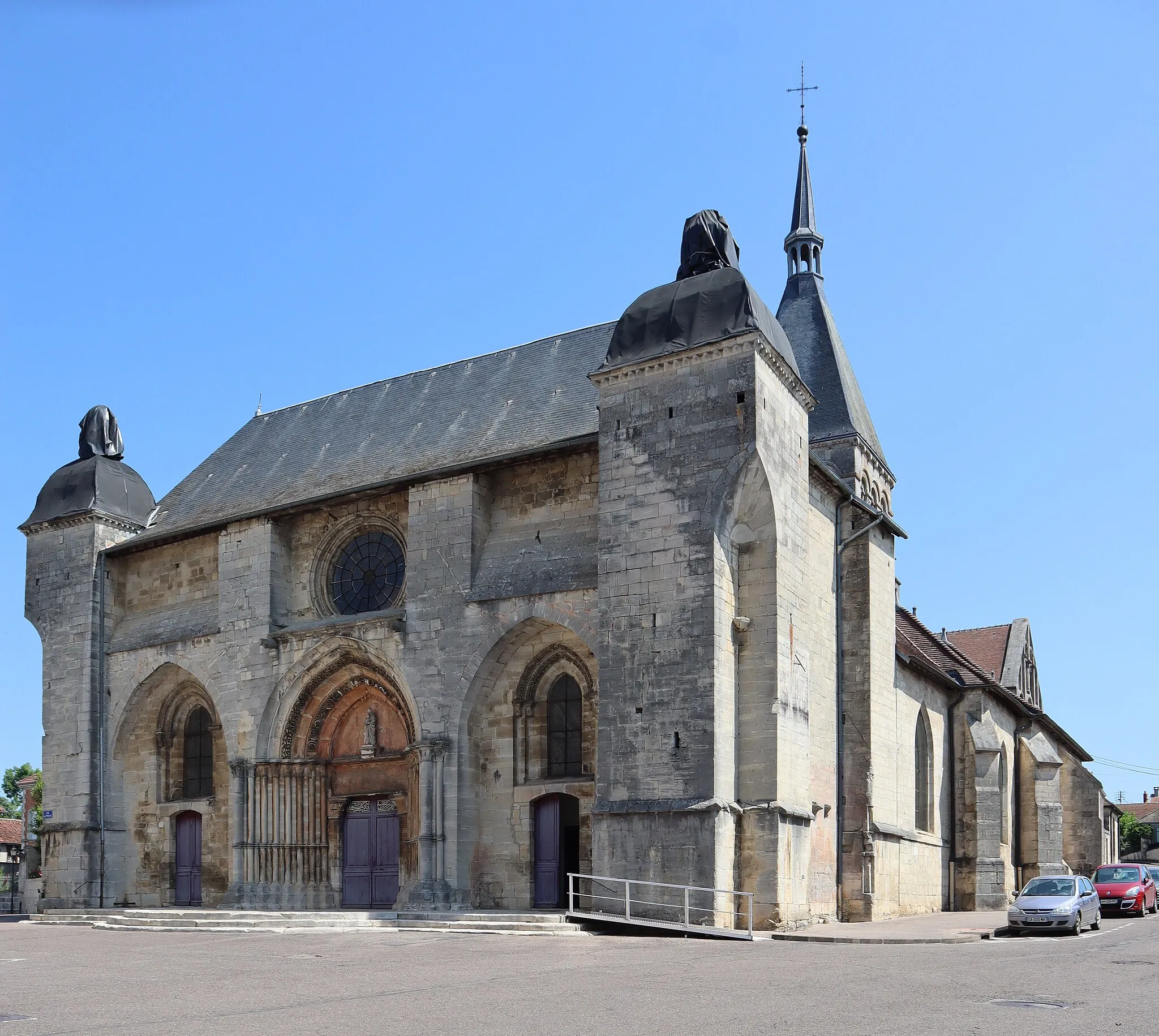 Photo showing: Extérieur de l'église Notre-Dame de Wassy (52).
