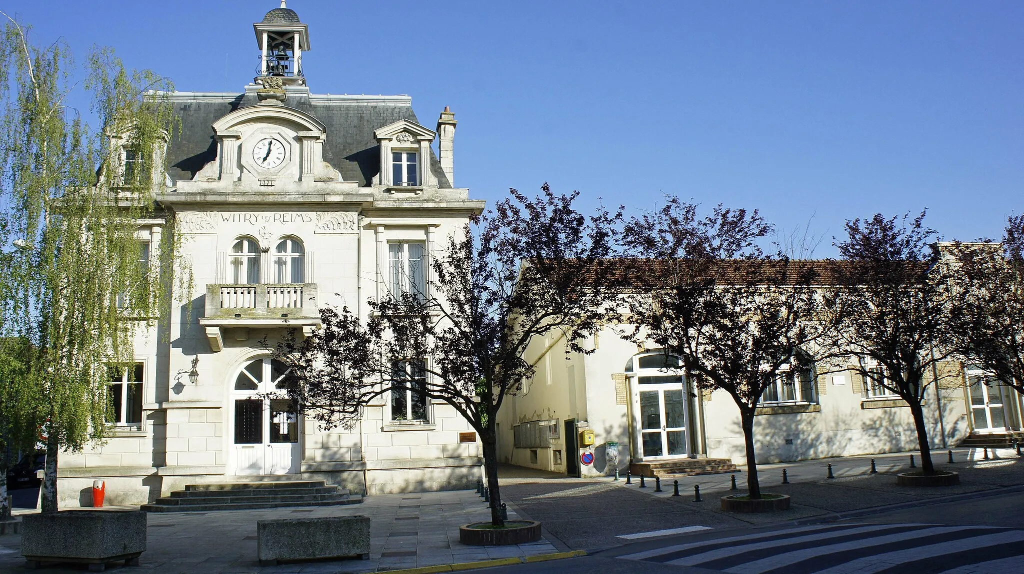 Photo showing: Vue de  la Mairie de Witry.