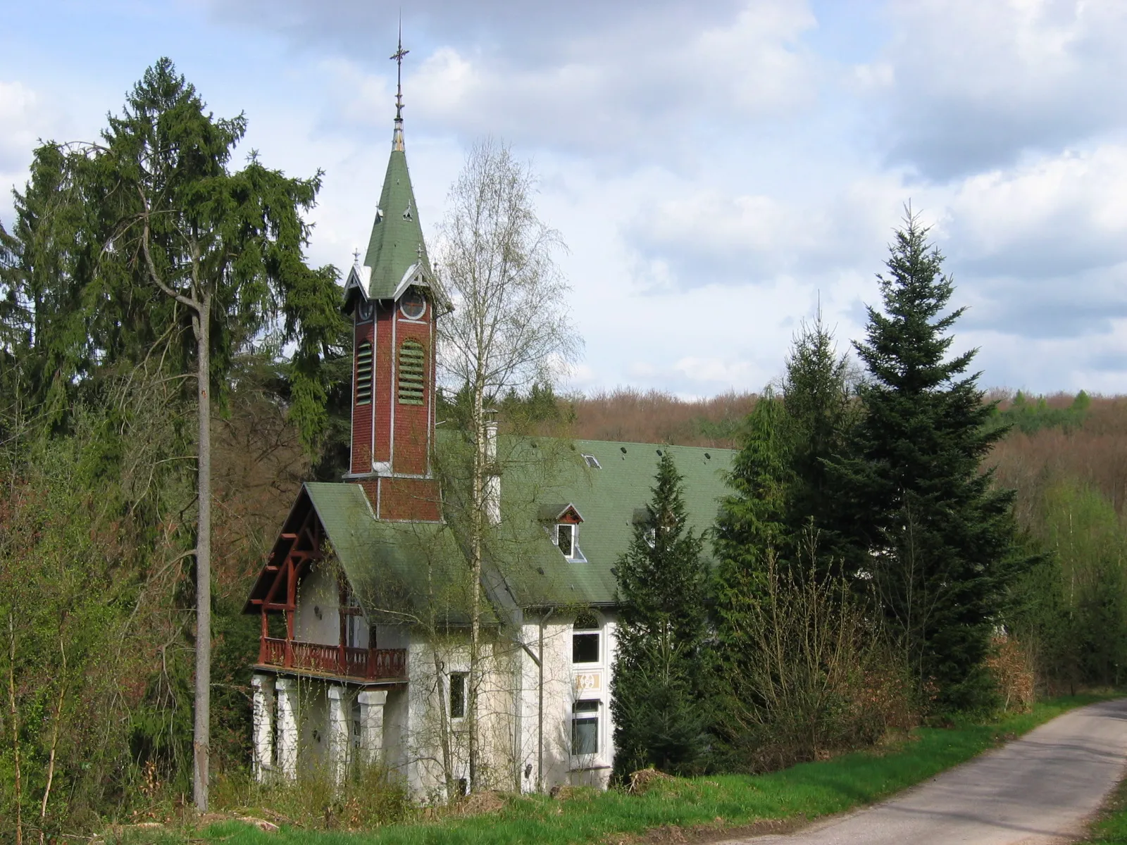 Photo showing: chapelle école de La Hutte