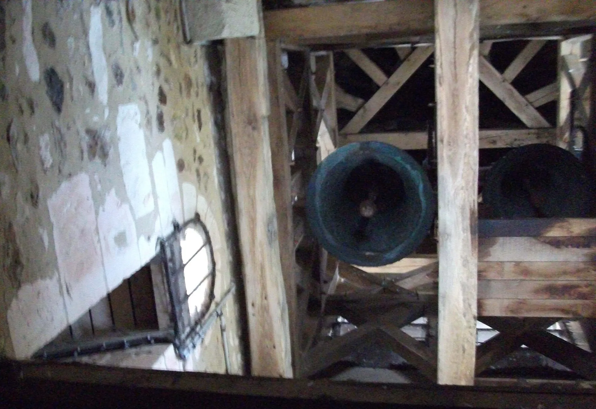 Photo showing: Cloche de l'église de Bezannes.